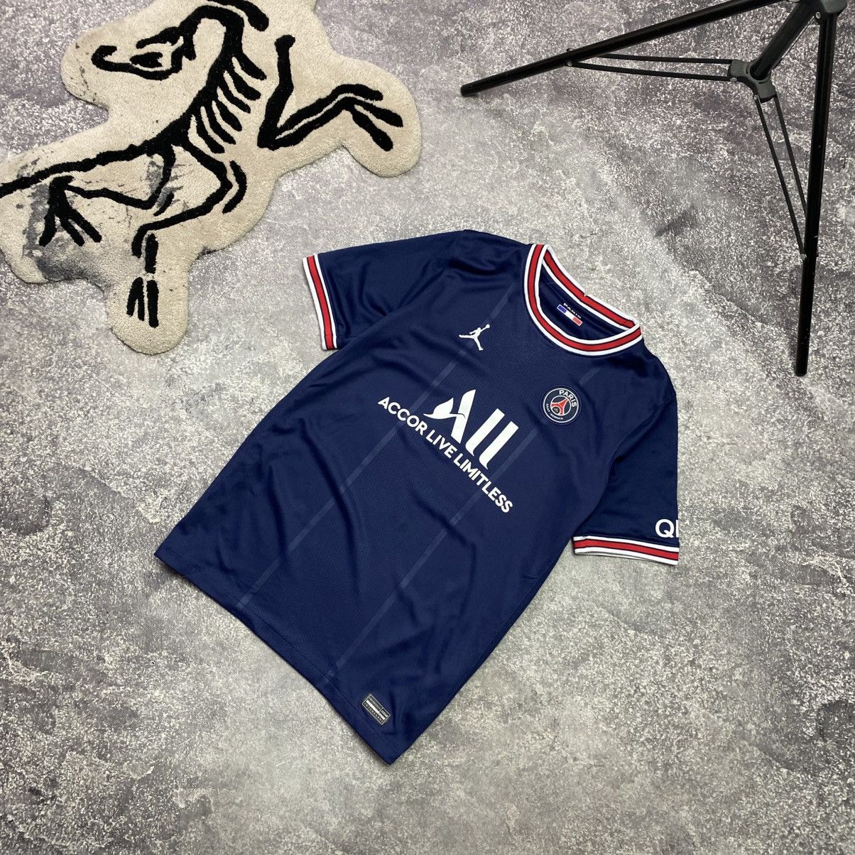 Jordan Brand Nike Jordan FC Paris Saint Germain PSG big logo soccer jersy Size US S / EU 44-46 / 1 - 1 Thumbnail