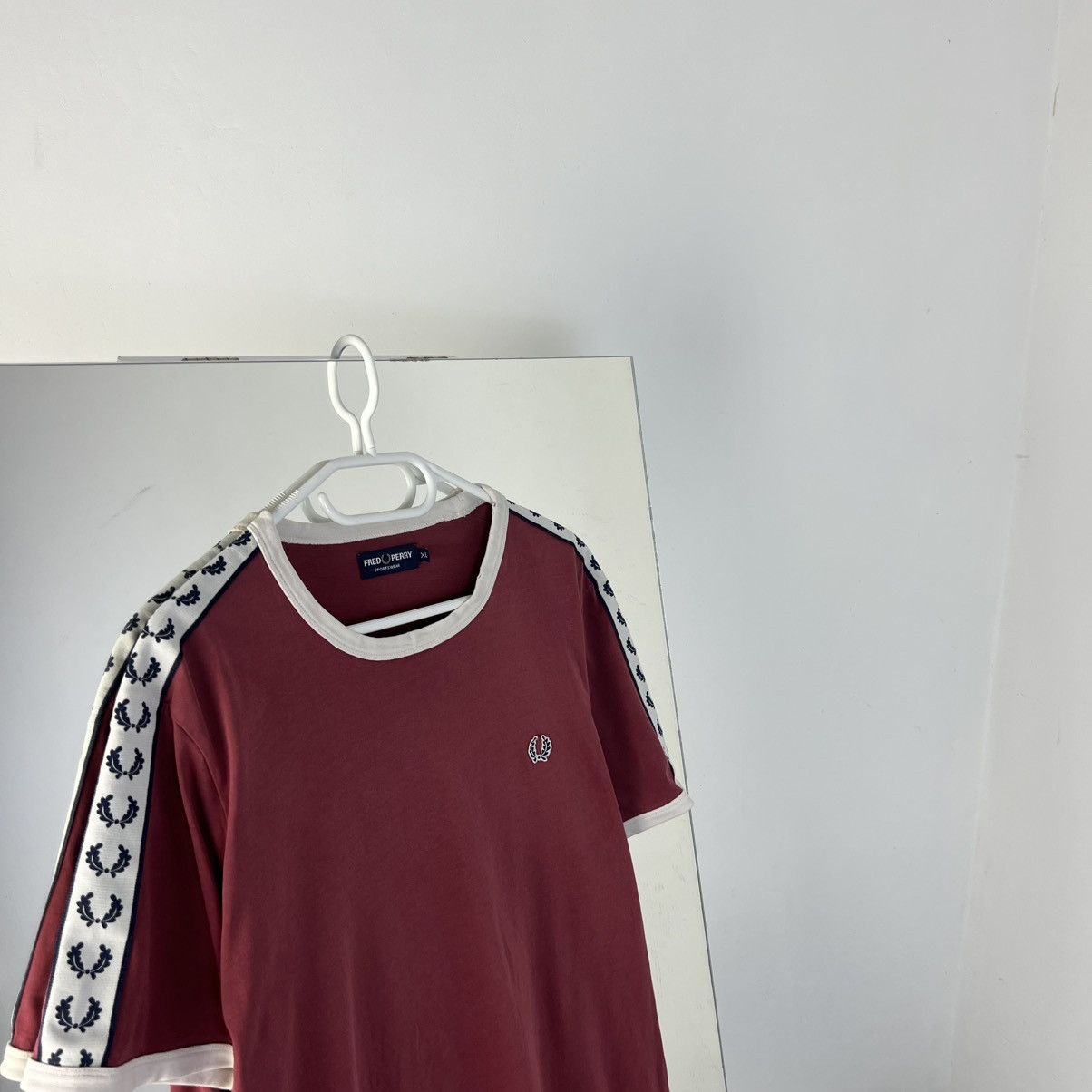 Fred Perry Luxury Fred Perry Multi Logo Lampas T-Shirt Size US XL / EU 56 / 4 - 2 Thumbnail