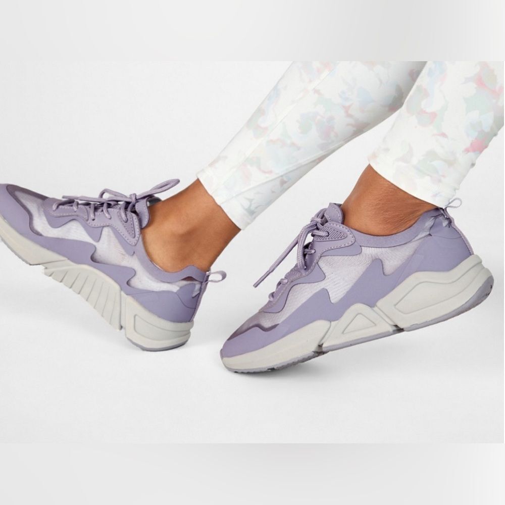 Fabletics Fabletics Larchmont Performance Sneaker. Light plum. Mesh i Size US 7.5 / IT 37.5 - 2 Thumbnail