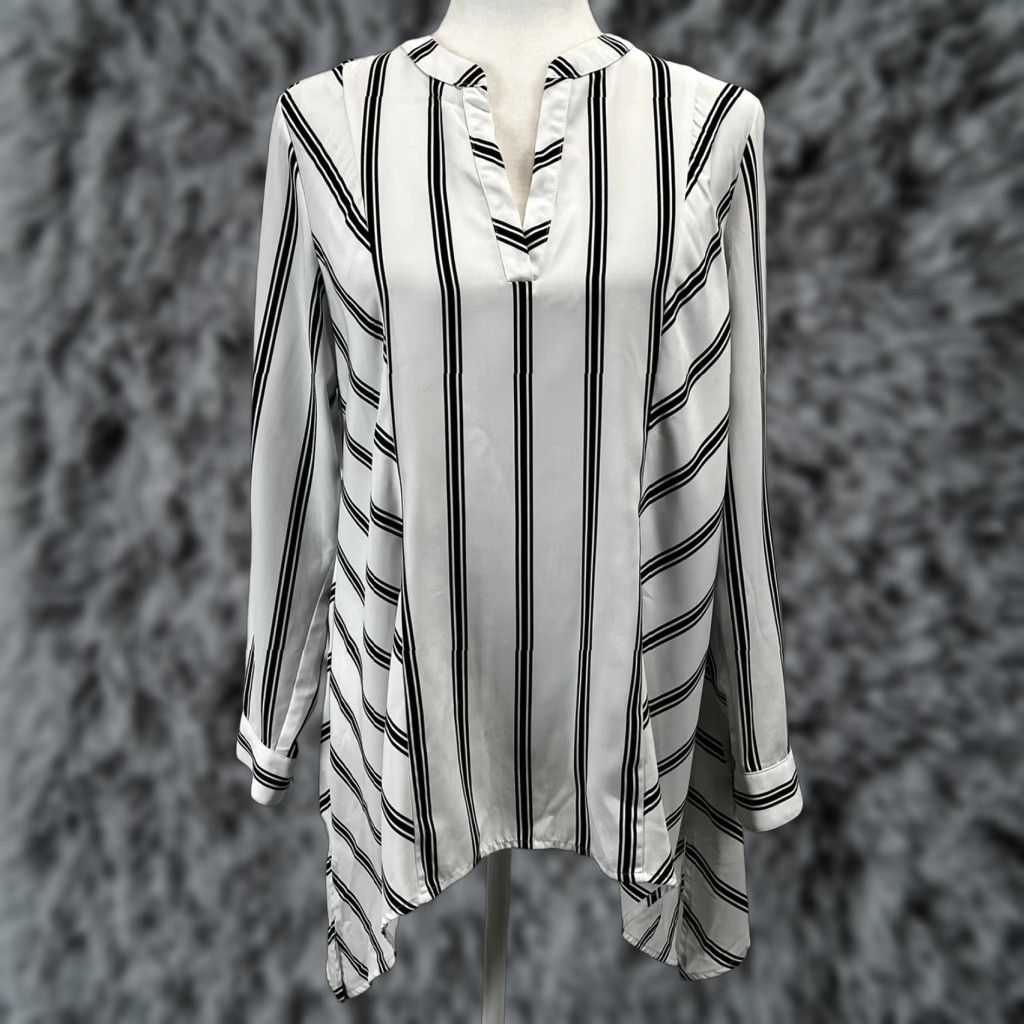 Vintage Chicos Striped Tunic Blouse Shirt Sz 0 US Small Womens Shark Bite Hem White Blac Size S / US 4 / IT 40 - 1 Thumbnail