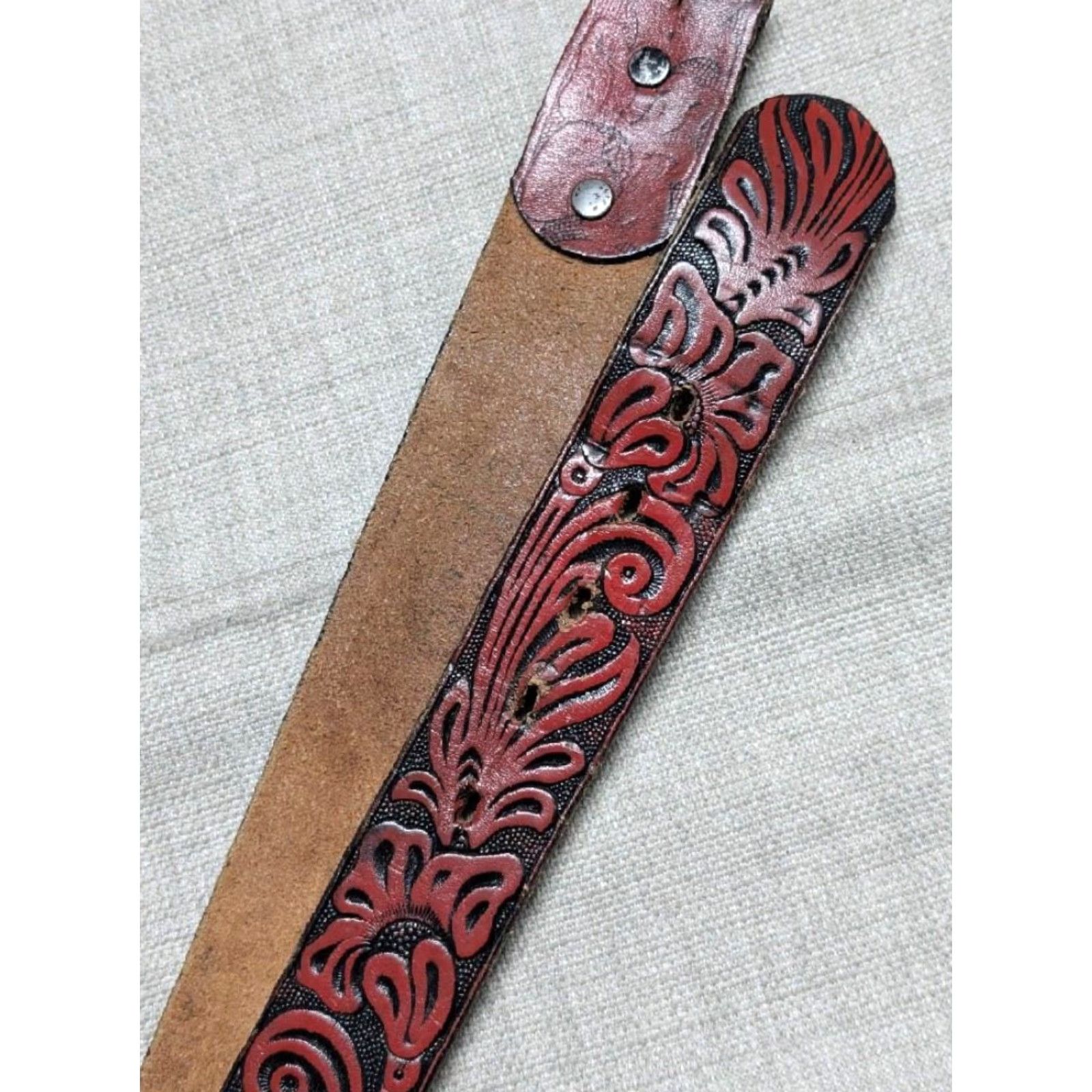 Vintage VINTAGE western belt belt 34 red/brown floral cowhide leather Men Size 34 - 5 Thumbnail