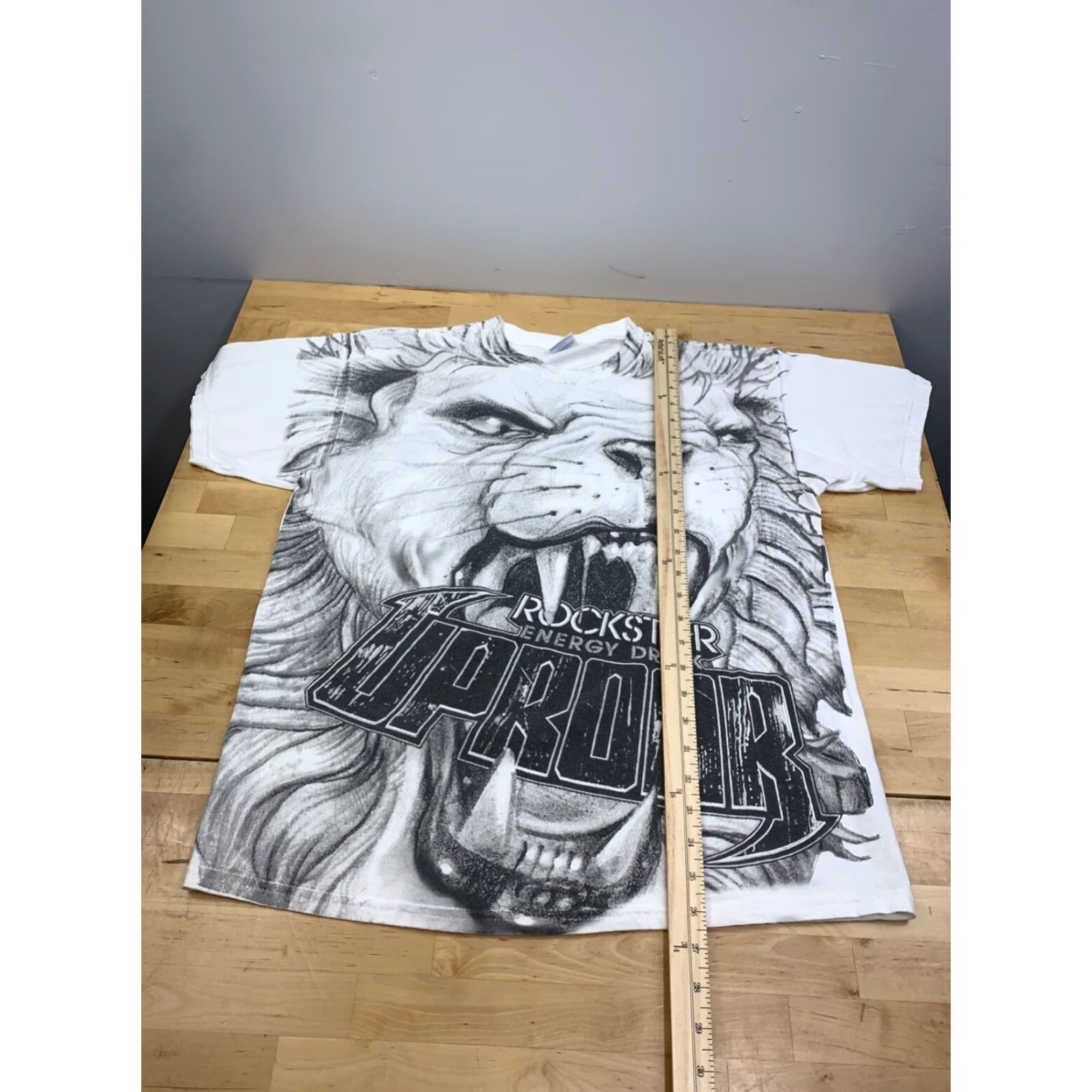 Vintage VINTAGE Rockstar Energy Drink 2010 Uproar Shirt Mens L White AOP Lion Y2K 11292 Size US L / EU 52-54 / 3 - 3 Thumbnail
