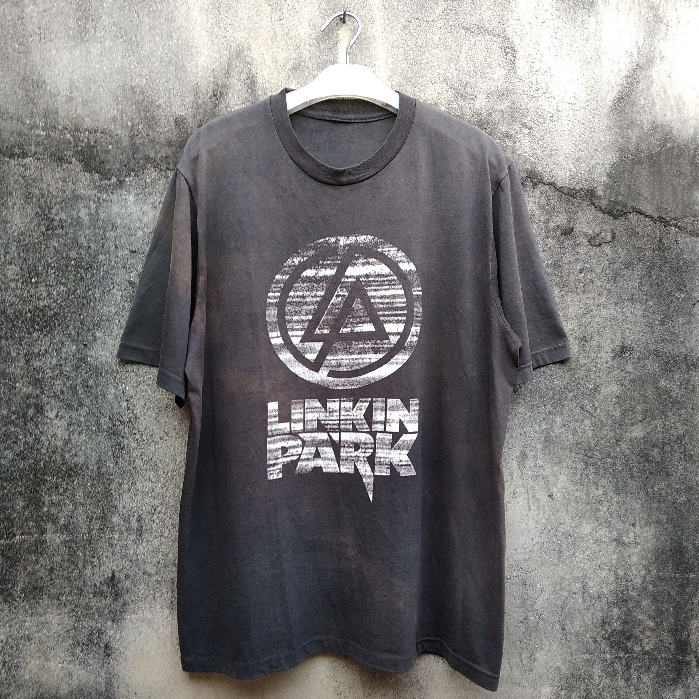 Band Tees Vintage 00s LINKIN PARK Natural Sun Faded Black T-Shirt Size US L / EU 52-54 / 3 - 2 Thumbnail