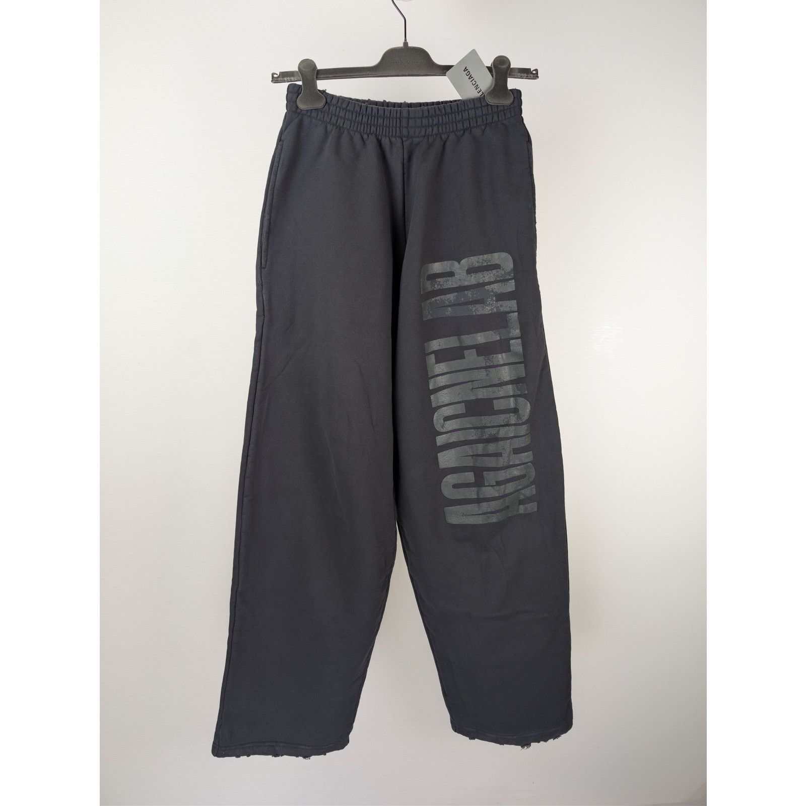 Balenciaga o1rshd1 Baggy Sweatpants in Washed Black Size US 28 / EU 44 - 2 Thumbnail