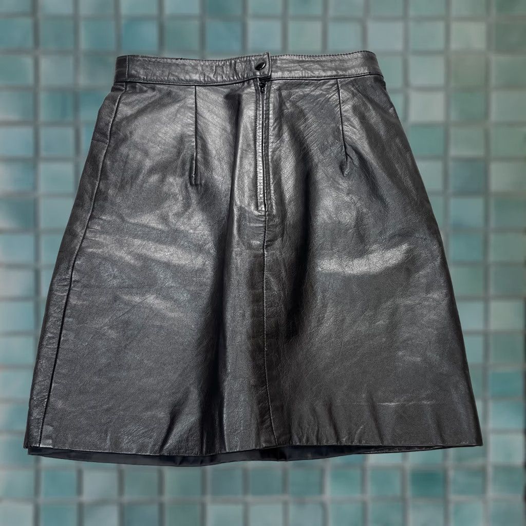 Vintage VINTAGE Wilsons Leather Skirt Womens Small Black Straight And Pencil Mini Lined Size 28" / US 6 / IT 42 - 1 Thumbnail