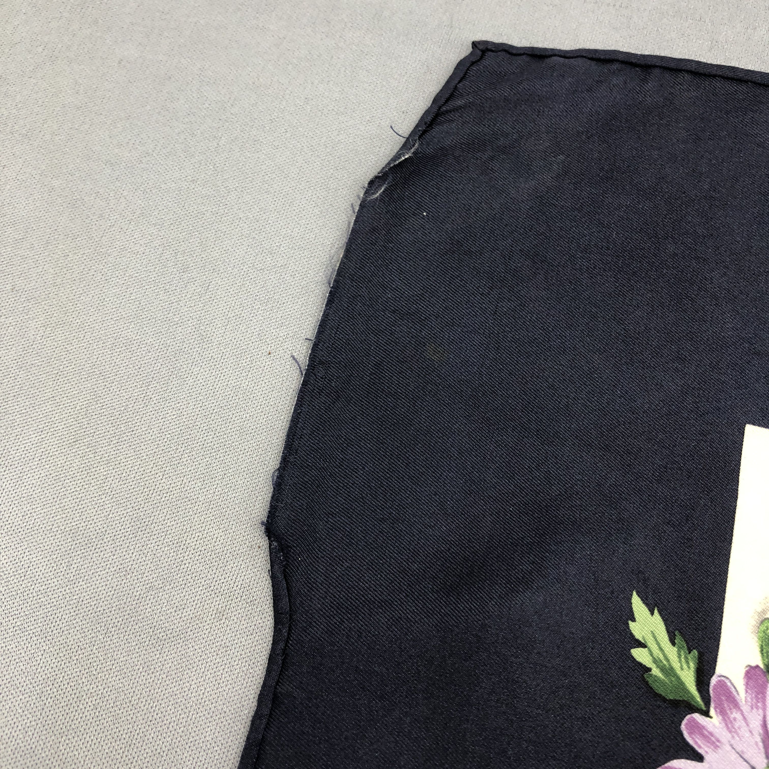 Pierre Cardin × Vintage Vintage Pierre Cardin SILK Scarf Twill Stole Wraps Scarves Size ONE SIZE - 14 Thumbnail