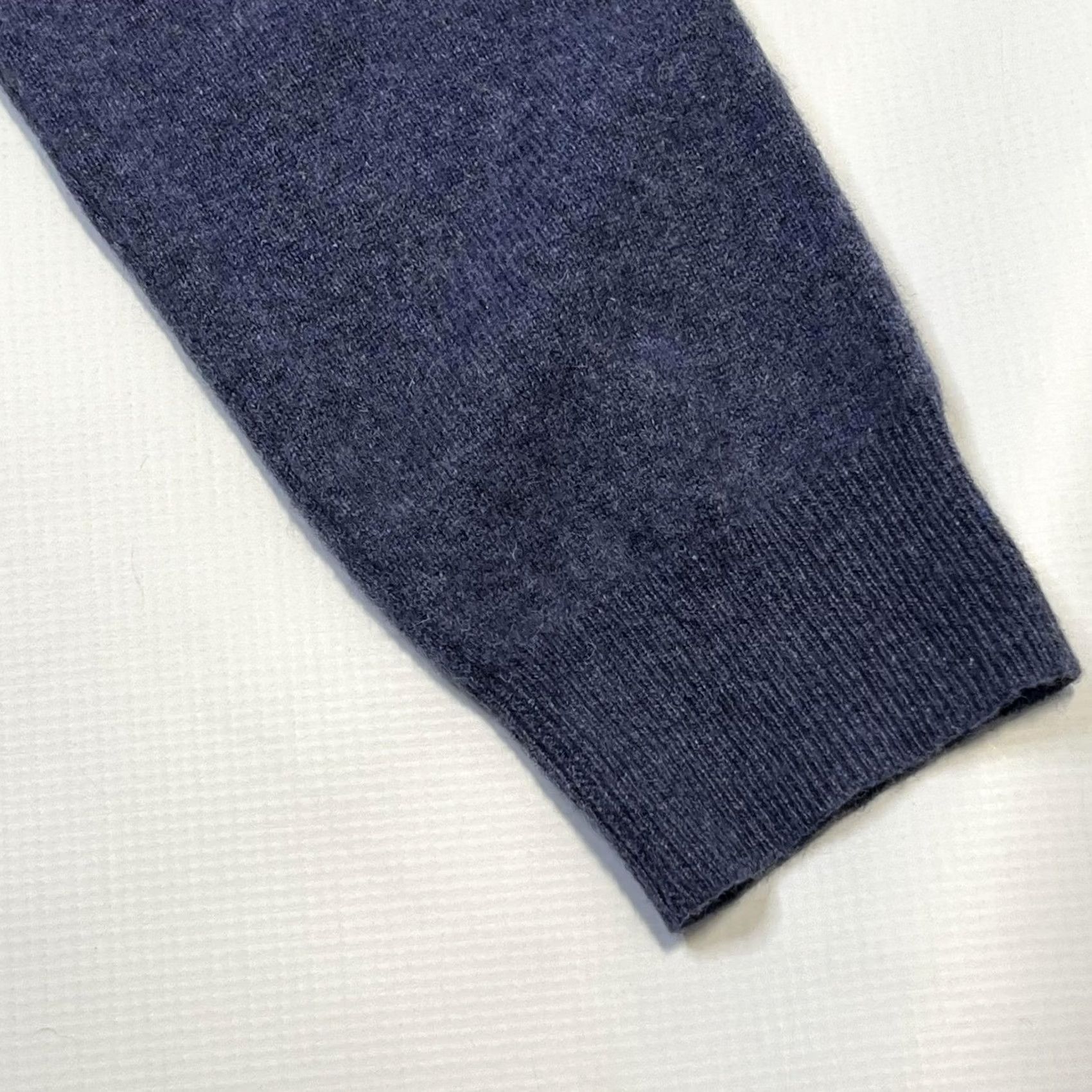 Saks Fifth Avenue Saks Fifth Avenue Sweater Mens Large Blue Cashmere Pullover V-Neck Soft Classic Size US L / EU 52-54 / 3 - 6 Thumbnail