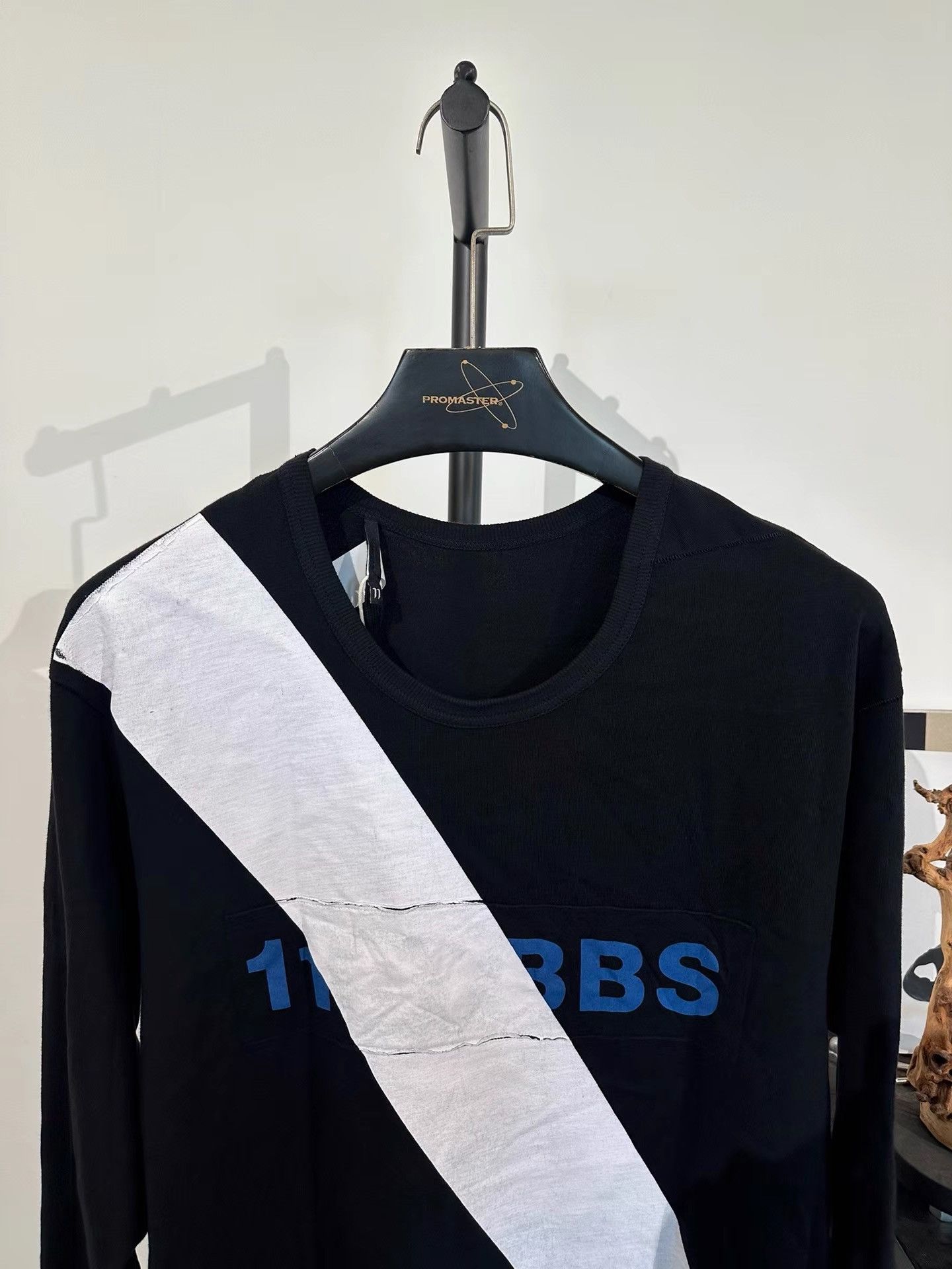 11 By Boris Bidjan Saberi 11by BBS LS1 Embroidered Long Sleeve Base Layer K35 Size US XL / EU 56 / 4 - 3 Thumbnail