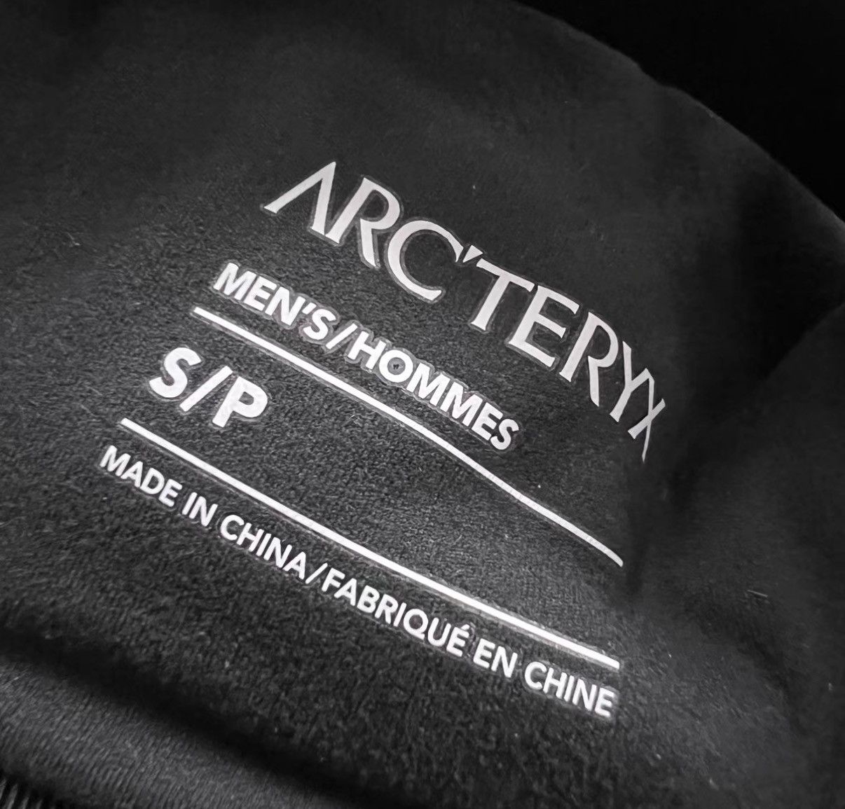 Arc'teryx Arc'teryx Logo Embroidered Hooded Windbreaker J41 Size US S / EU 44-46 / 1 - 3 Thumbnail