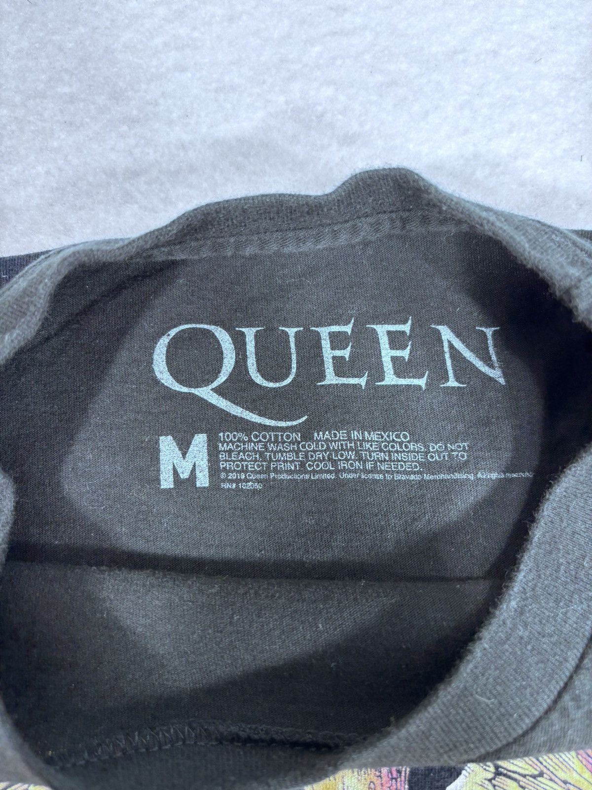Other Queen Crest Logo Graphic Band Tee Black Size Medium Size US M / EU 48-50 / 2 - 5 Thumbnail