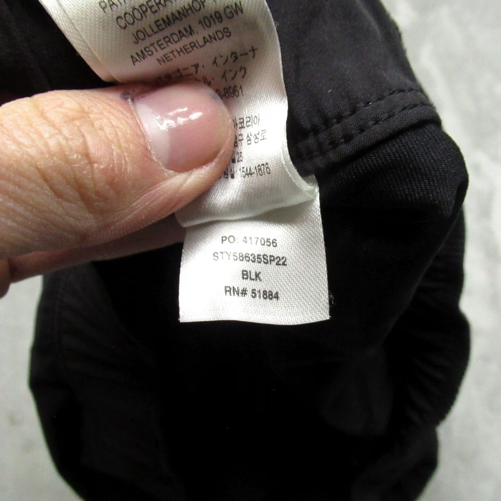 Patagonia Patagonia Skort Womens Small Black Wrap Drawstring Waist Elastic Zip Pocket Lightweight Athletic Activewear Casual Travel"} Size 28" / US 6 / IT 42 - 6 Thumbnail