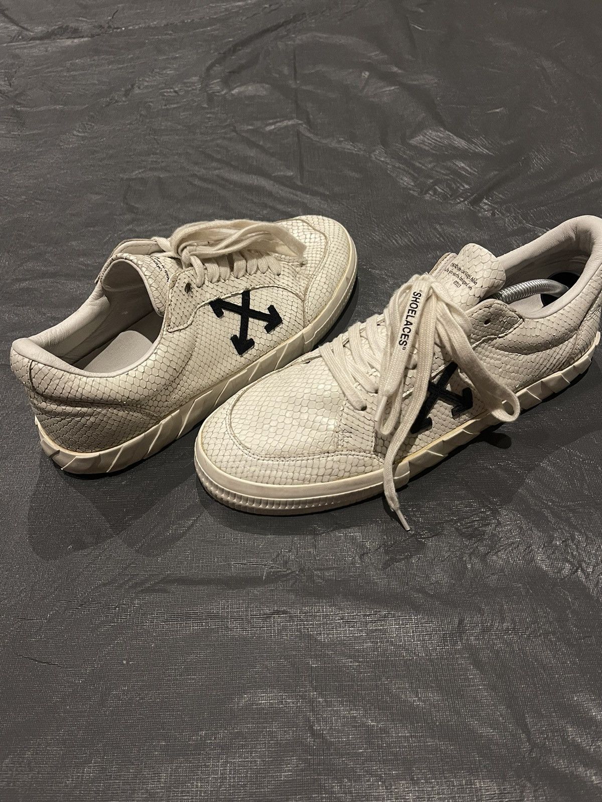 Off-White × Streetwear × Virgil Abloh Off White Vulcanized Low Python ...