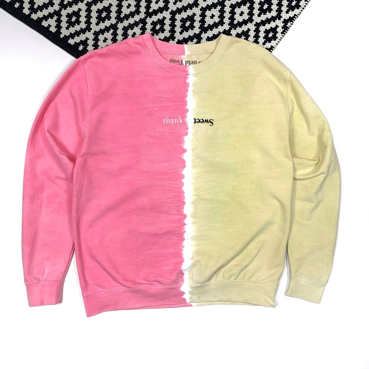 Band Tees Ariana Grande Sweatshirt World Tour 2019 Unisex Oversized Size L / US 10 / IT 46 - 1 Thumbnail