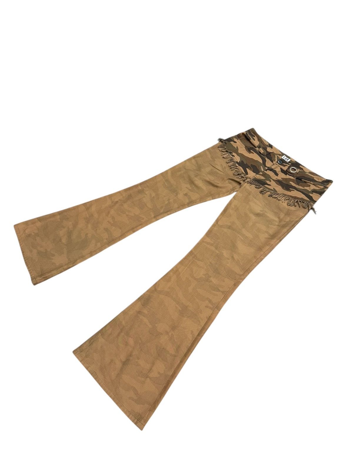Other LE GRAND BLEU CAMO FLARED PANT Size 30" / US 8 / IT 44 - 6 Thumbnail
