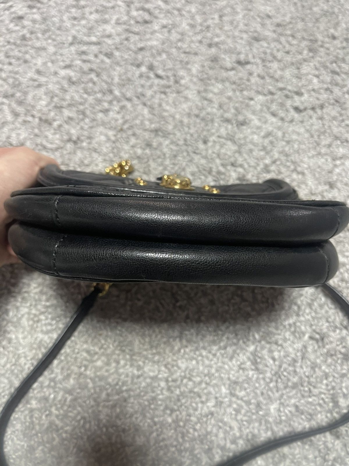 Marc Jacobs Marc Jacobs vintage black leather quitled gold small bag Size ONE SIZE - 8 Thumbnail