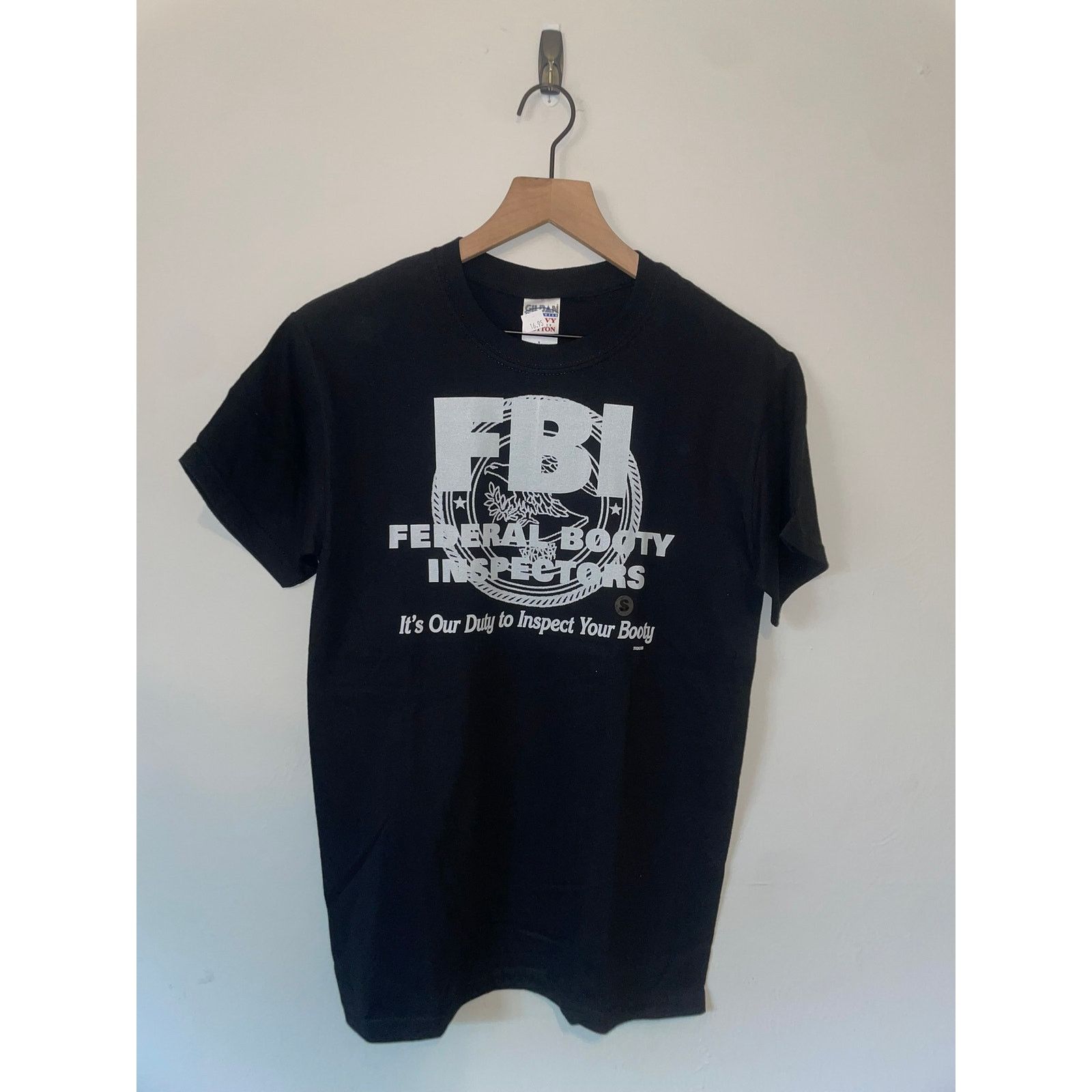 Gildan Y2K FBI Federal Booty Inspectors Dark Black Humor Joke Shirt Size US S / EU 44-46 / 1 - 1 Thumbnail
