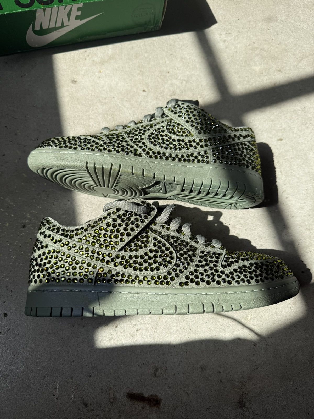 Cactus Plant Flea Market × Nike Cactus Plant Dunk Spiral Sage CPFM Size US 9 / EU 42 - 2 Thumbnail