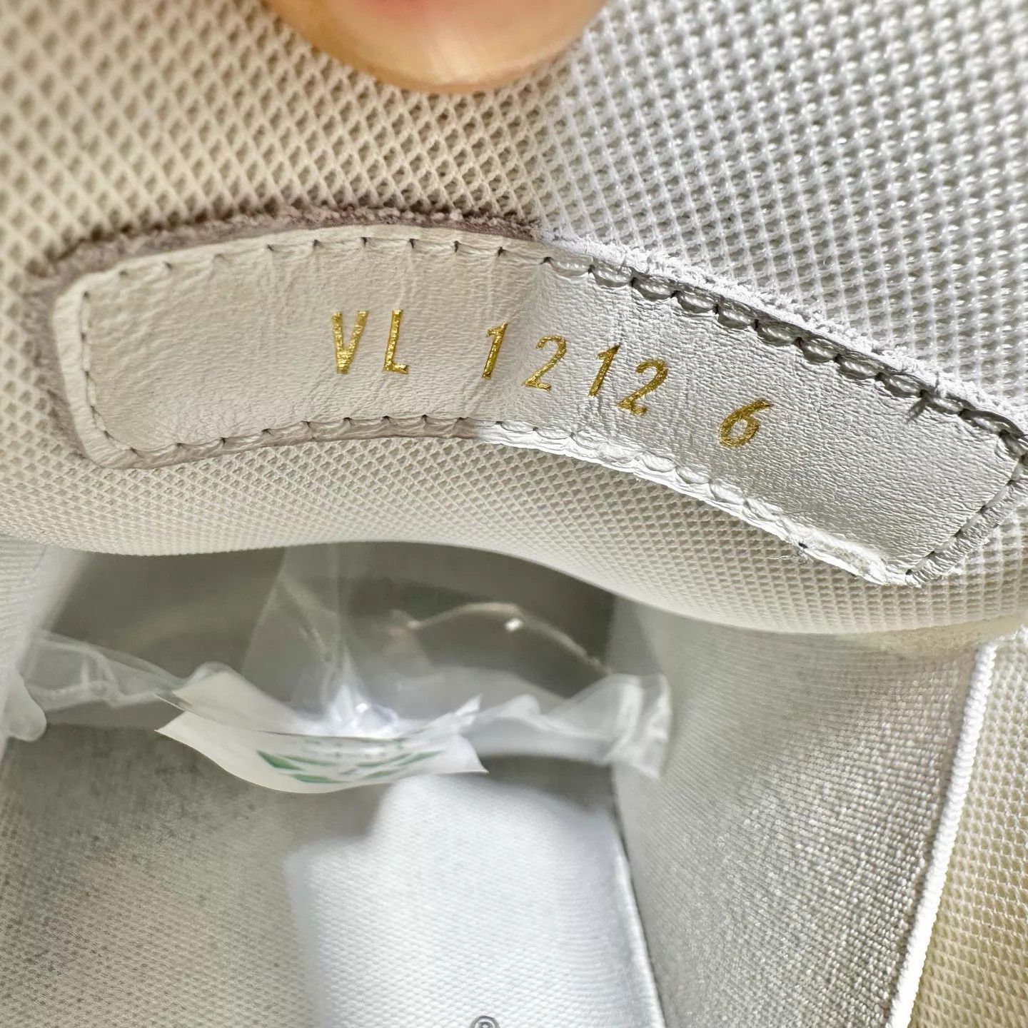 Louis Vuitton LV Trainer White Green Pikachu 40/6 Worn Excellent Size US 7 / EU 40 - 6 Thumbnail