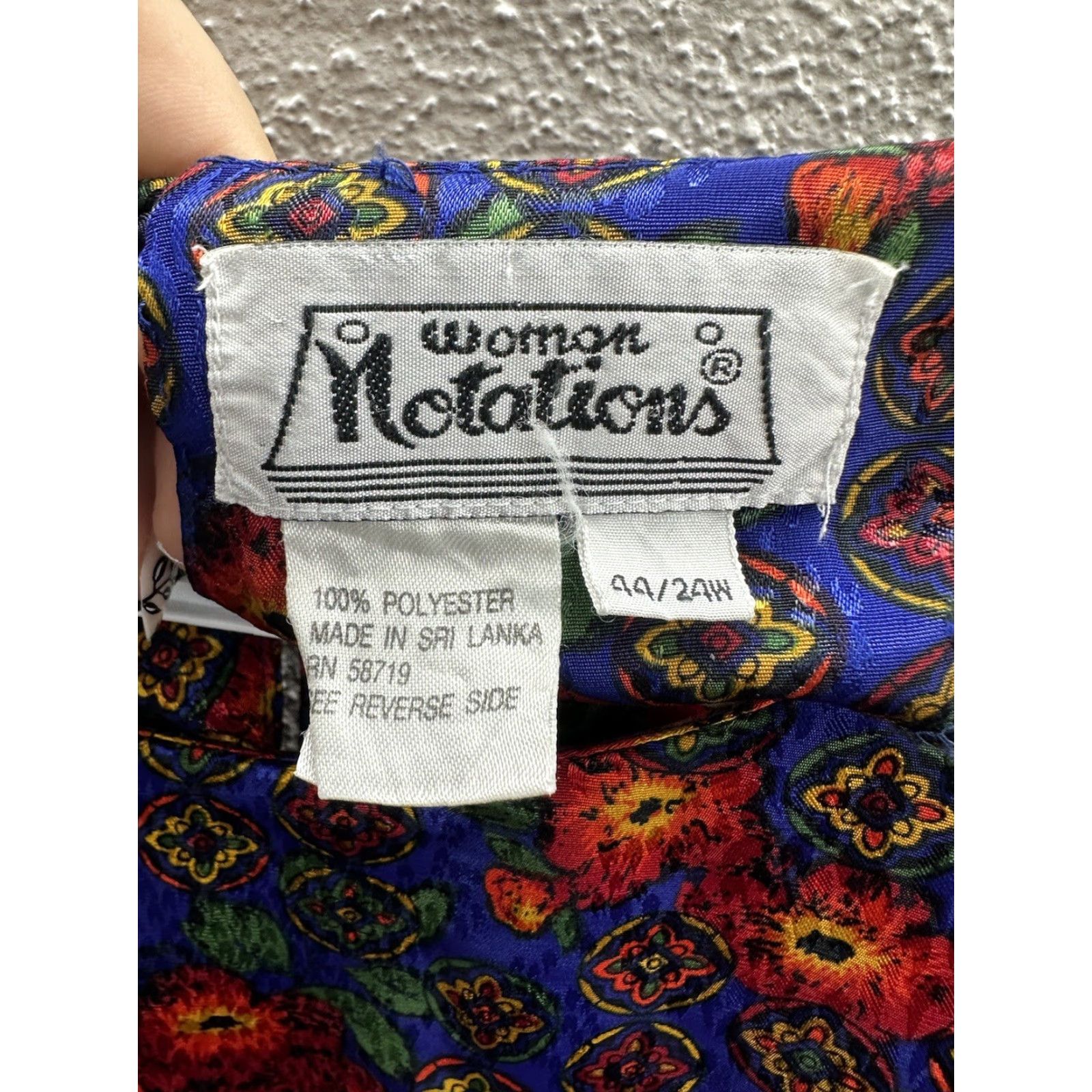 Vintage VINTAGE Womens Notations Blouse 24W Plus Size Floral Blue Satin Long Sleeve Shirt Womens, 24W, Blue, Floral, Satin, Long Sleeve, Vintage Size 4XL / US 24-26 - 4 Thumbnail