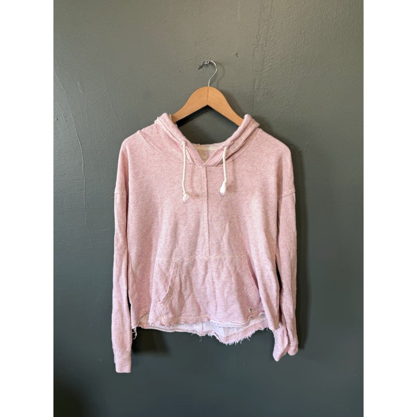 Billabong Billabong Sweatshirt Womens Medium Pink Cropped Knit Pullover Hooded Size M / US 6-8 / IT 42-44 - 2 Thumbnail