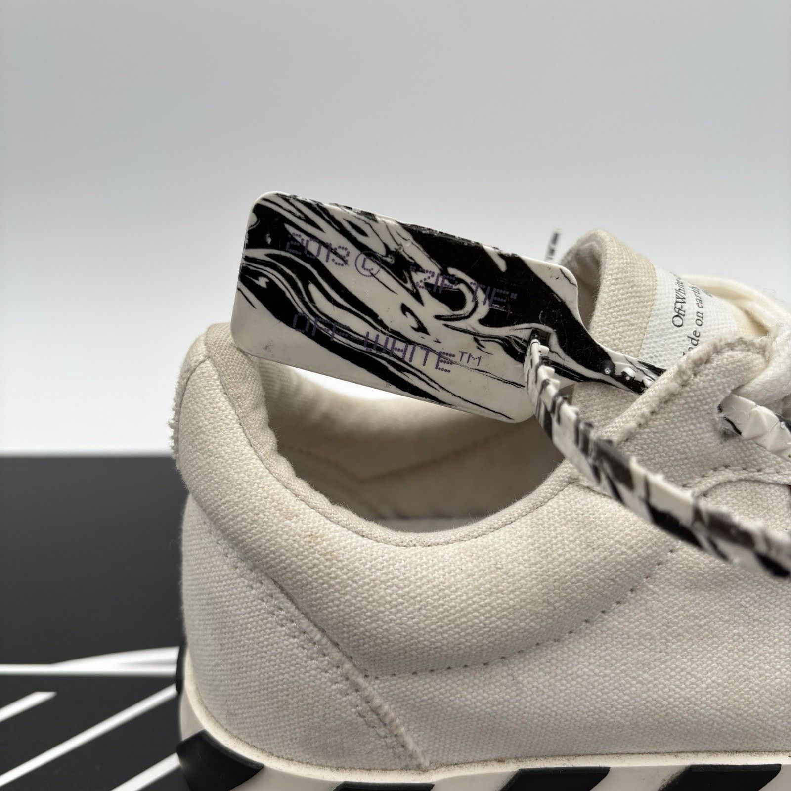 Off-White Off-White Vulc Sneaker ' White ' | GOOD CONDITION! Size US 7 / EU 40 - 3 Thumbnail