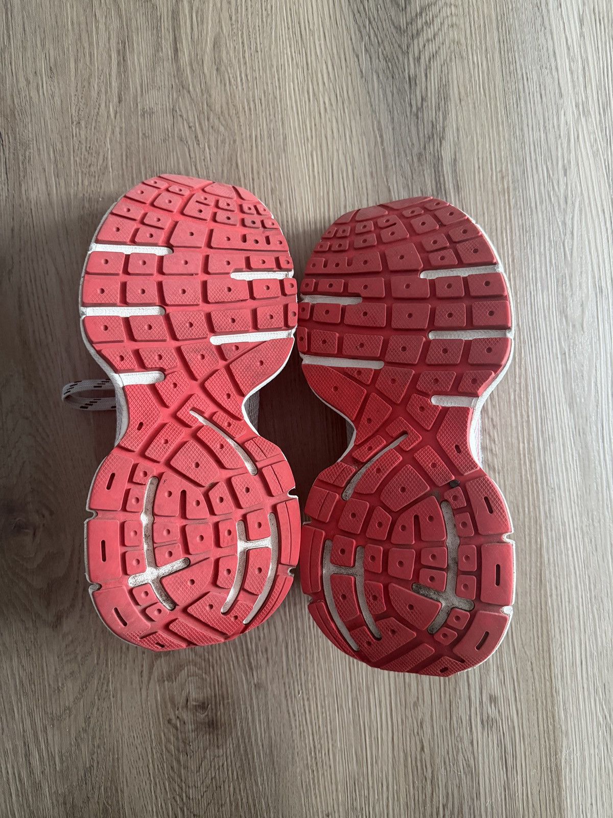 Balenciaga Balenciaga 3XL Runner Red/Silver Size 44 Size US 11 / EU 44 - 5 Thumbnail