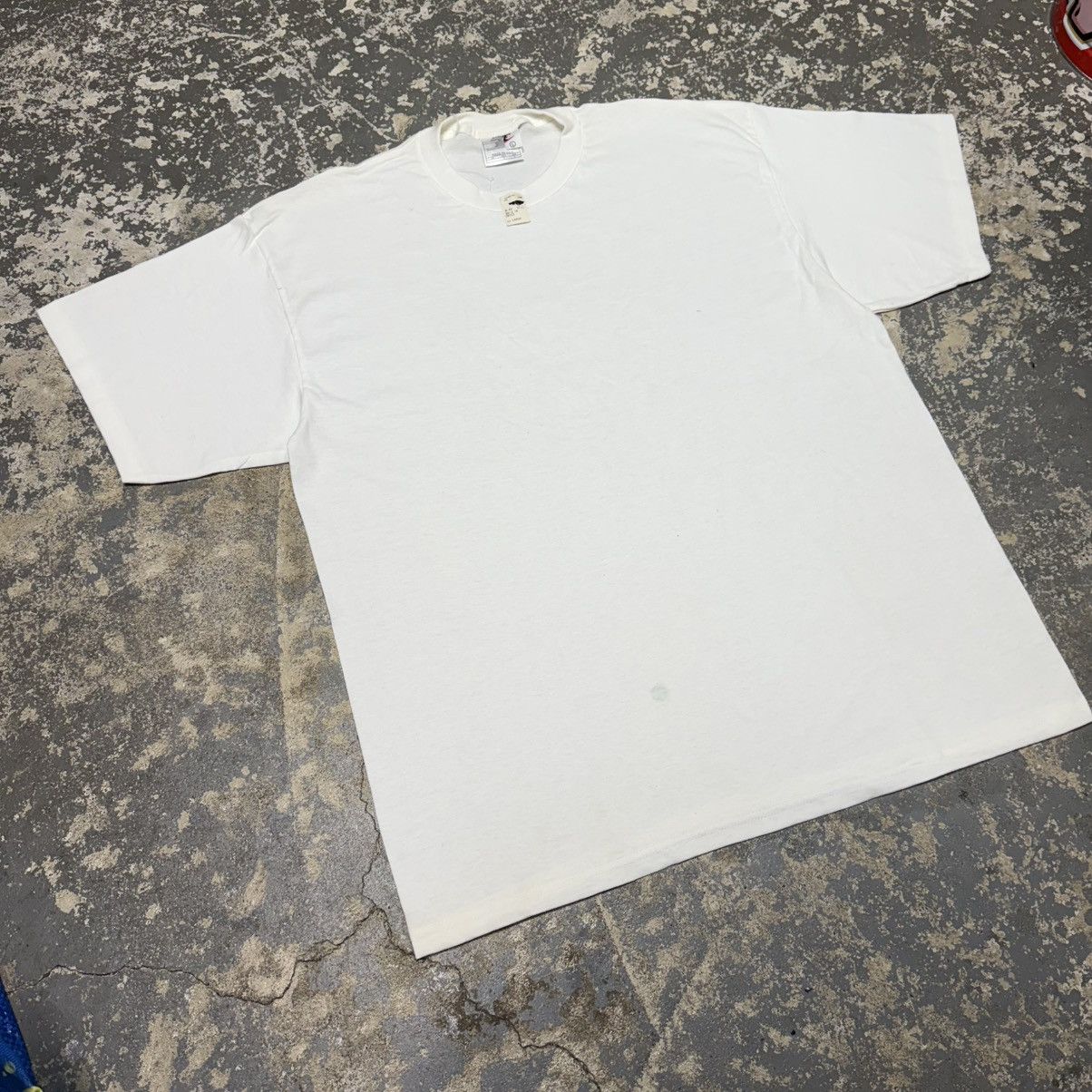 Nike Vintage Nike White Blank No Swoosh 90s Tshirt USA Size US L / EU 52-54 / 3 - 4 Thumbnail