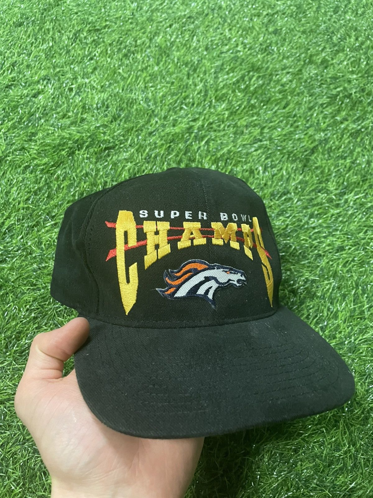 NFL × Vintage Vintage Starter NFL Denver Broncos 1997/1998 Adjustable Hat Size ONE SIZE - 1 Thumbnail