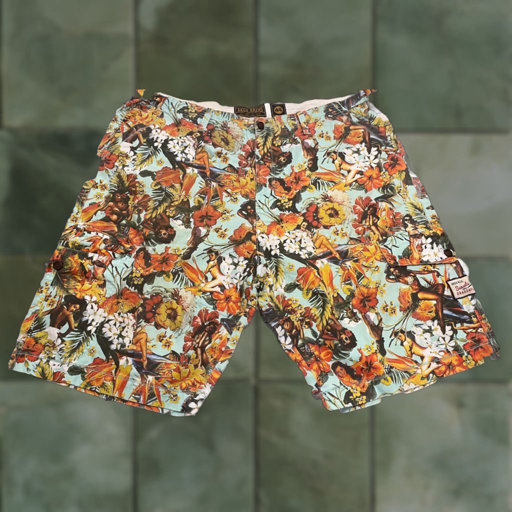 Vintage AKOO & Co. Tropical Print Pinup Girls Cargo Shorts Size 44 Size US 44 / EU 60 - 1 Thumbnail