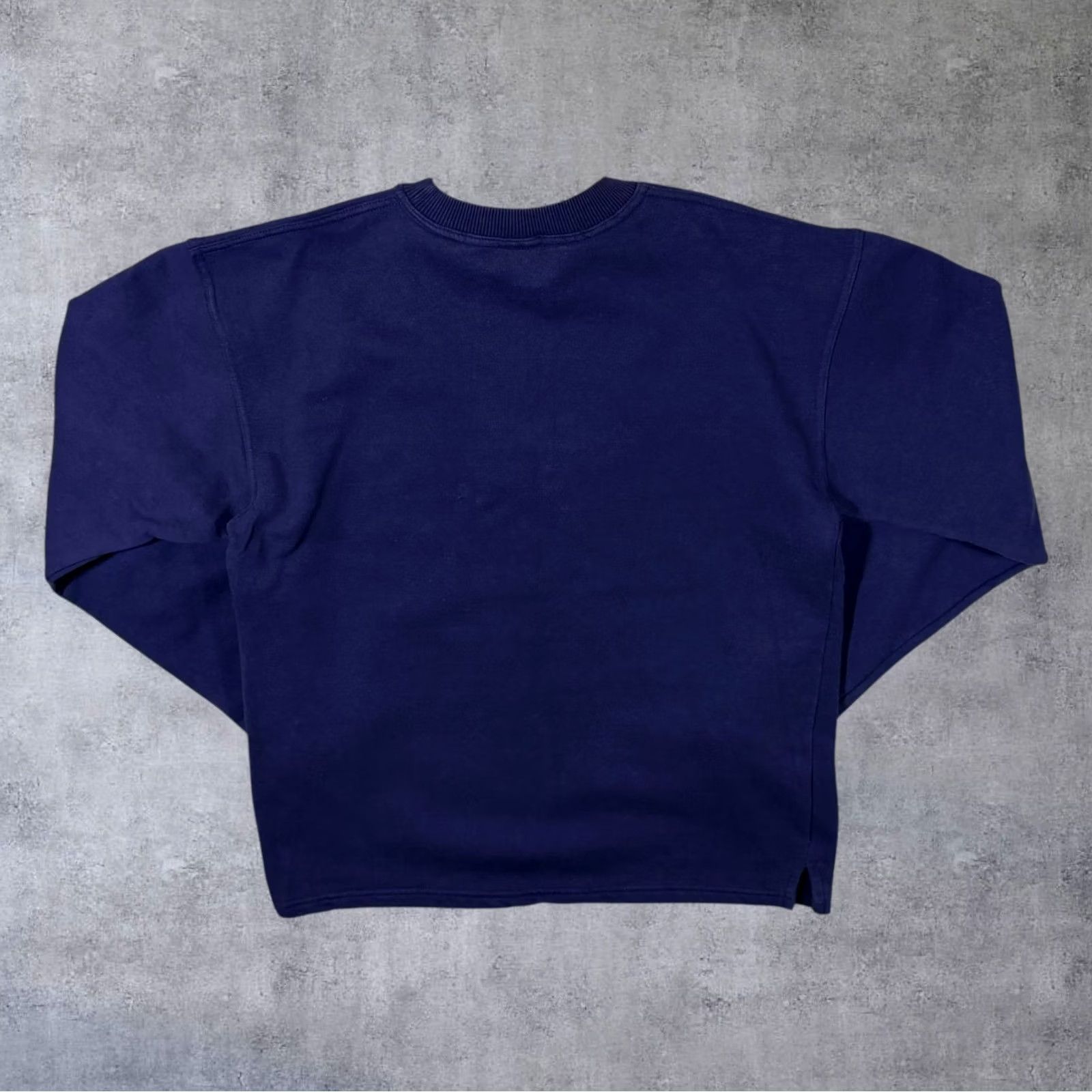 Vintage VINTAGE Harlequin Dolphin Graphic Navy Blue Sweatshirt Mens L Adult Large Pullover Long Sleeve Blue Graphic print to front 90s style Size US L / EU 52-54 / 3 - 2 Thumbnail