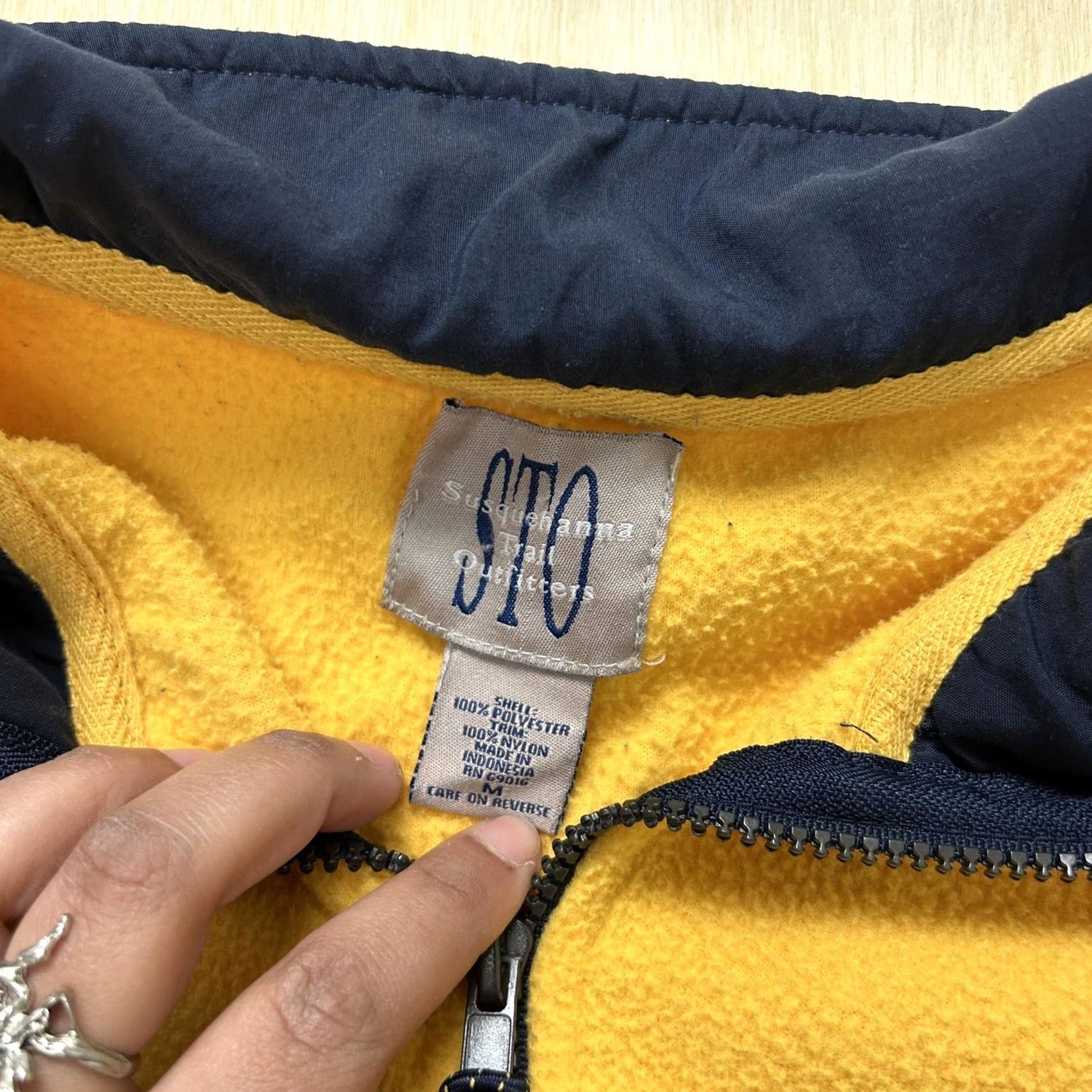 Vintage VINTAGE Susquehanna Trail Outfitters Jacket Mens Large Yellow Fleece 1/4 Zip Size US L / EU 52-54 / 3 - 3 Thumbnail
