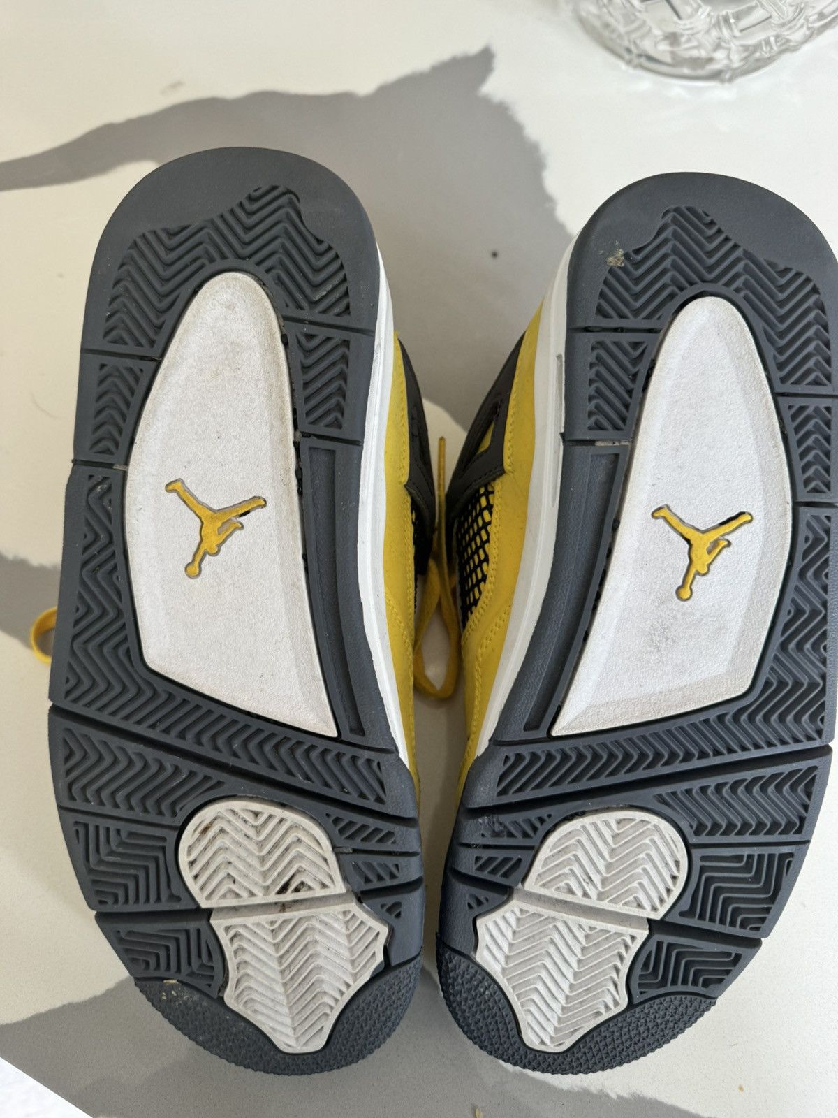 Jordan Brand Air Jordan One Lightning Size US 7 / EU 40 - 3 Thumbnail