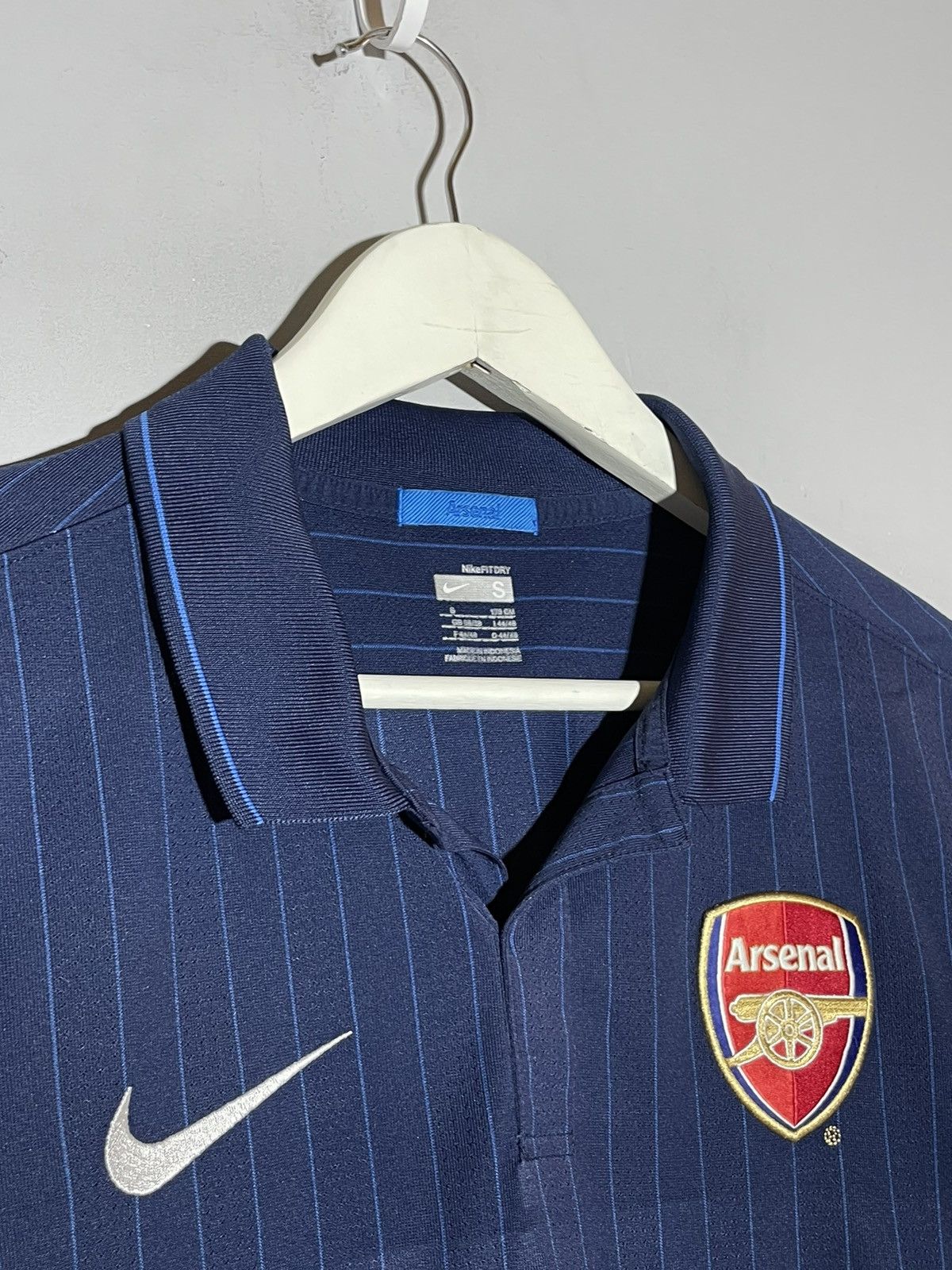 Nike #4 Fabregas Arsenal FC Nike 2009/10 Y2k Away Football Shirt Size US S / EU 44-46 / 1 - 4 Thumbnail