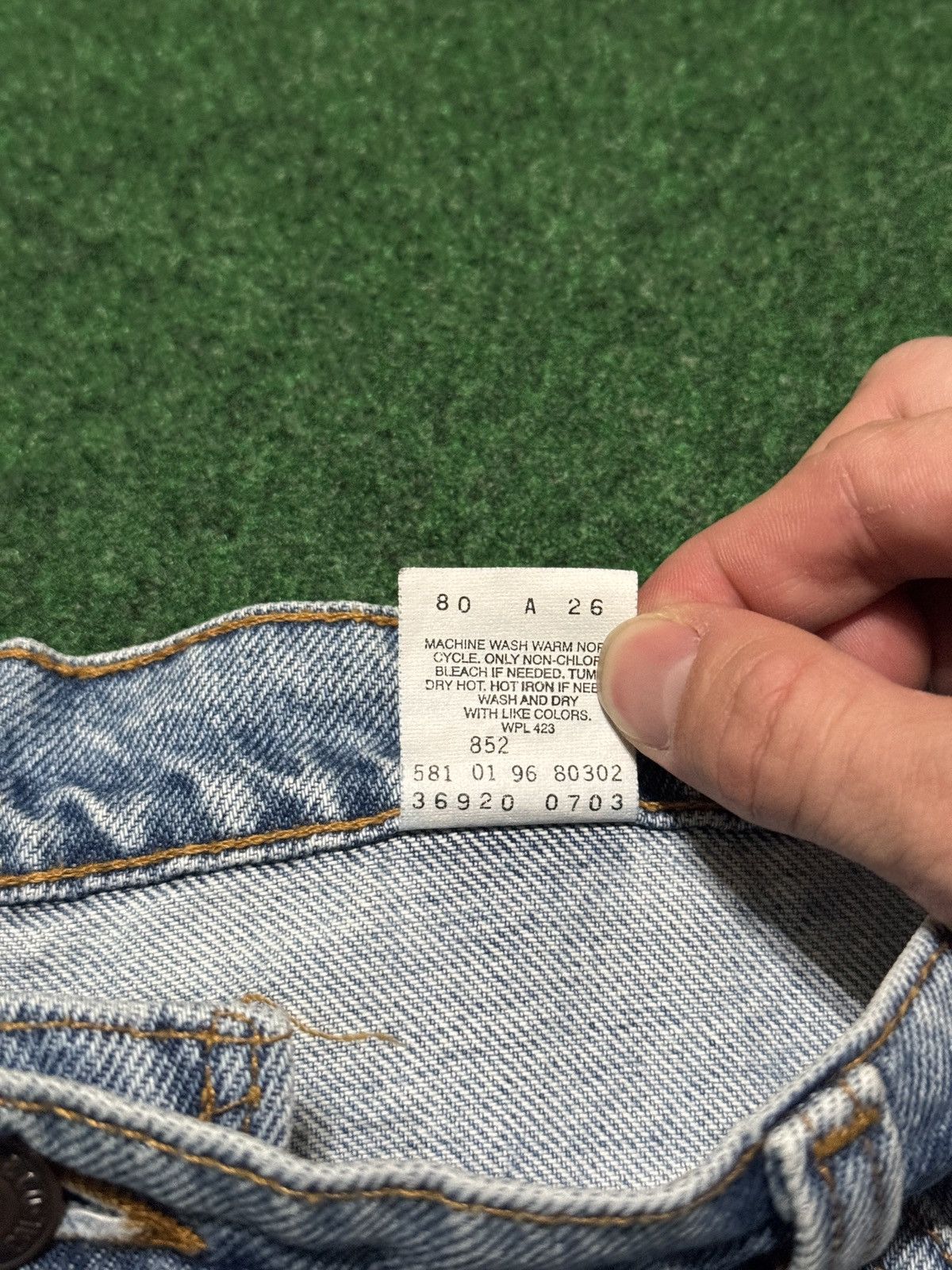 Levi's Vintage Clothing Vintage 90s Levi’s 36920 Relaxed 14 PERFECT Denim 8” Shorts Size 36" / US 14 / IT 50 - 5 Thumbnail