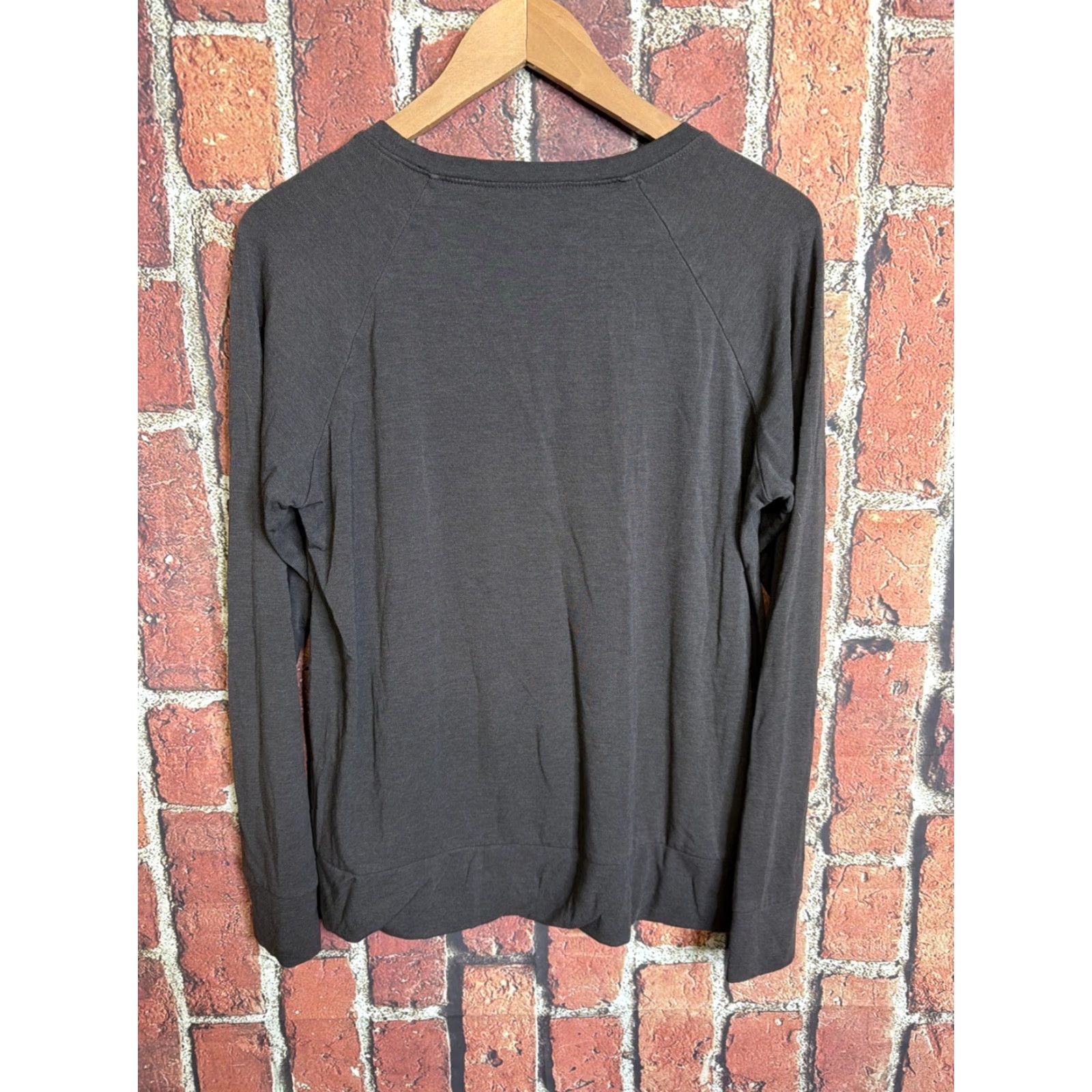 Vintage COZY EARTH Shirt Womens Small Gray Knit Long Sleeve Bamboo Stretch Crewneck Size S / US 4 / IT 40 - 3 Thumbnail