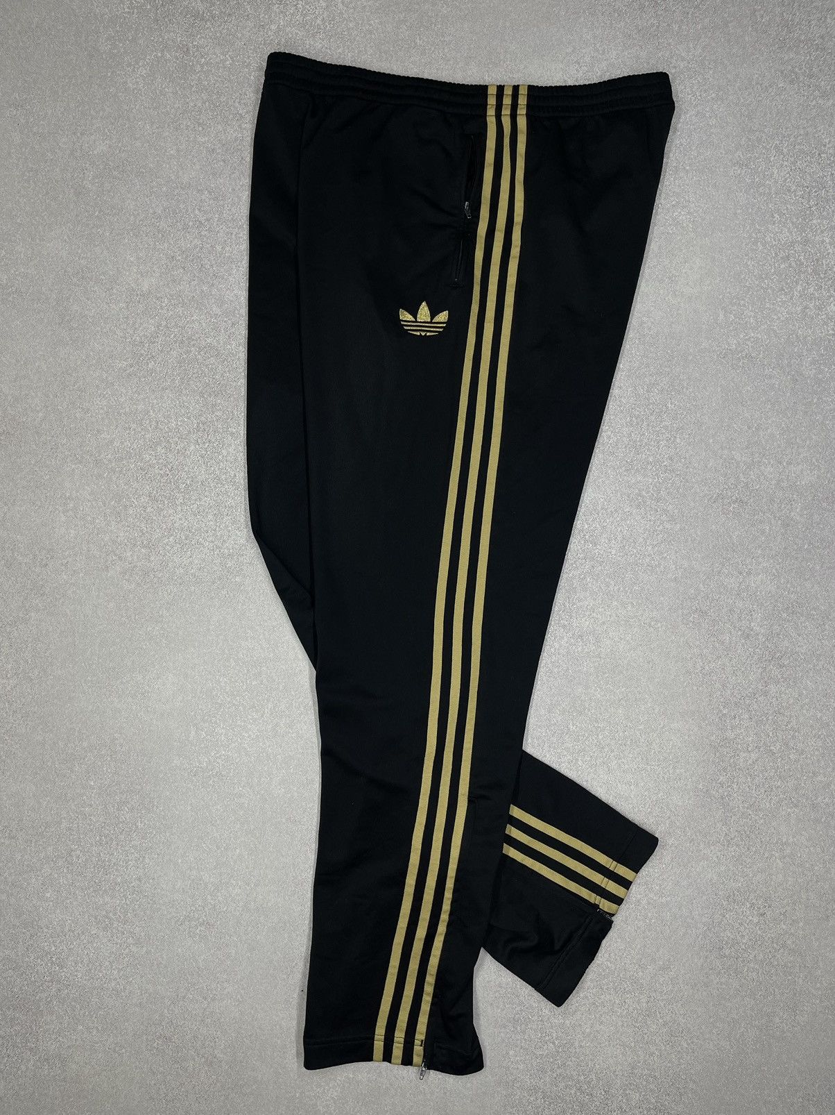 Adidas Vintage Adidas Sweatpants Black Three Striped Hip Hop Break Size US 34 / EU 50 - 5 Thumbnail