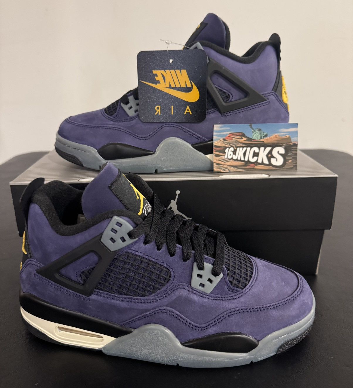Jordan Brand Jordan 4 Lakers Size 6Y Size US 6 / EU 39 - 1 Thumbnail