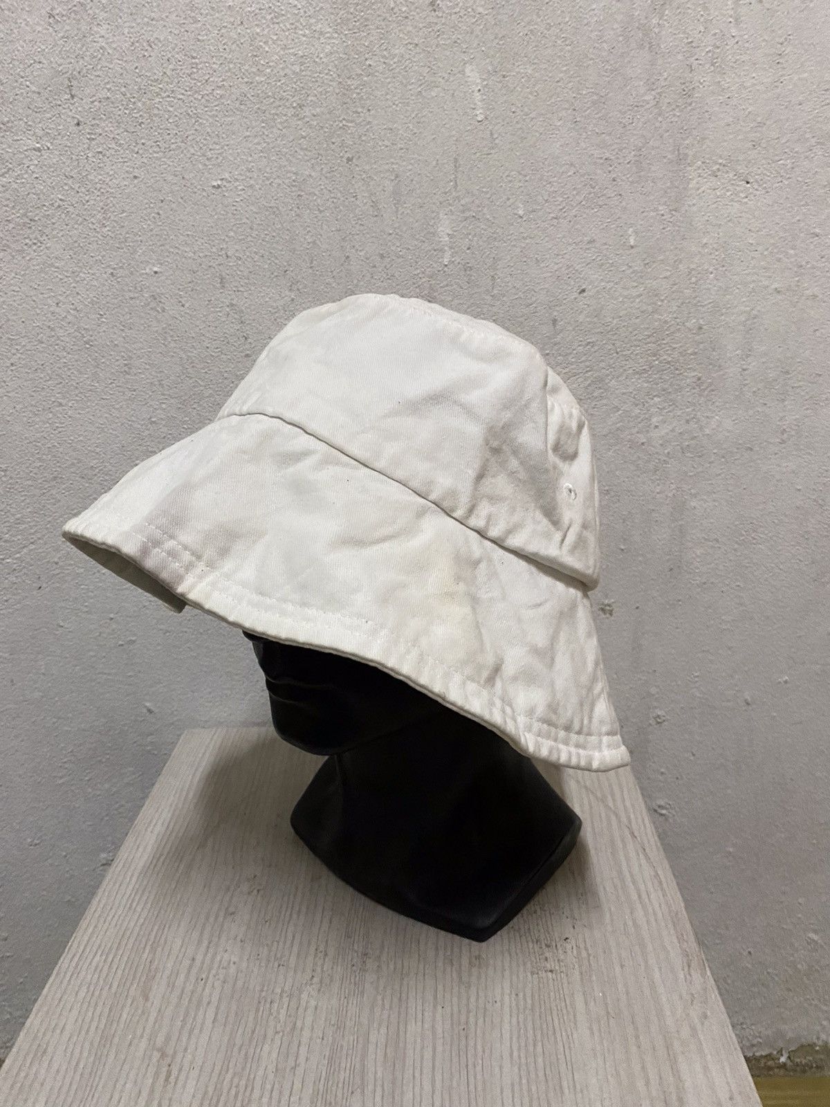 Japanese Brand Japanese Brand Miniso Plain Bucket Hat Size ONE SIZE - 3 Thumbnail