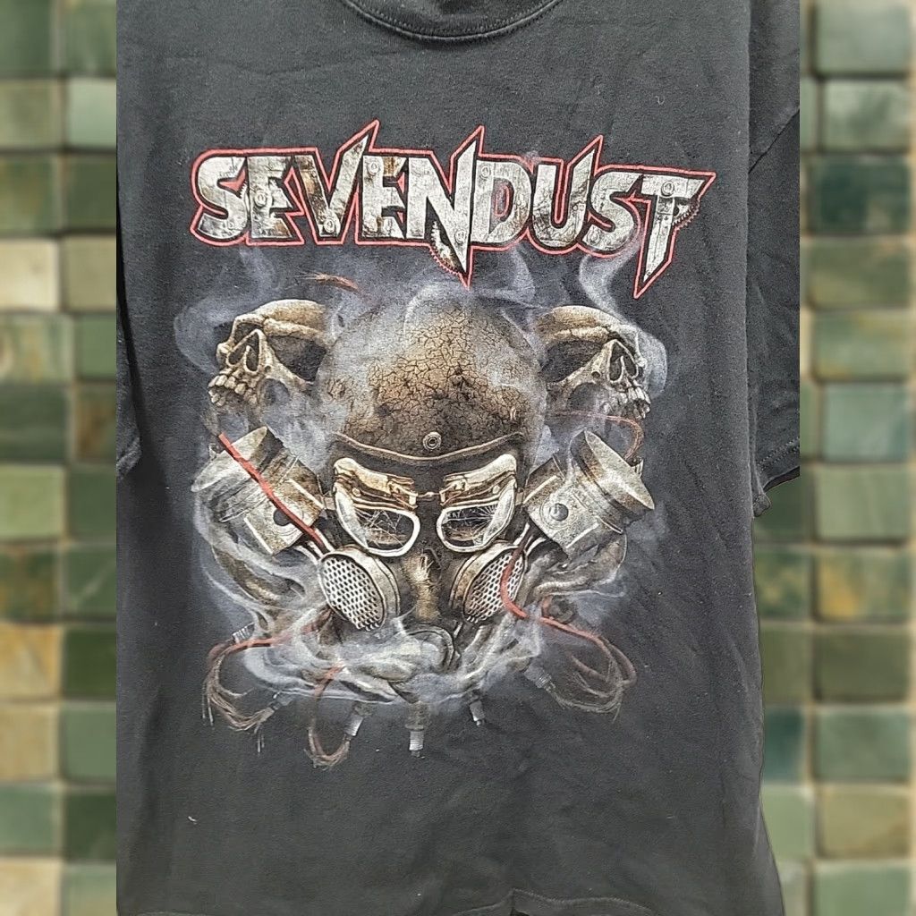 Anvil VINTAGE Anvil Sevendust Band Tour Shirt Crew Neck Short Sleeve L Black Graphic Print Men Music Shirt 1990s Size US L / EU 52-54 / 3 - 1 Thumbnail