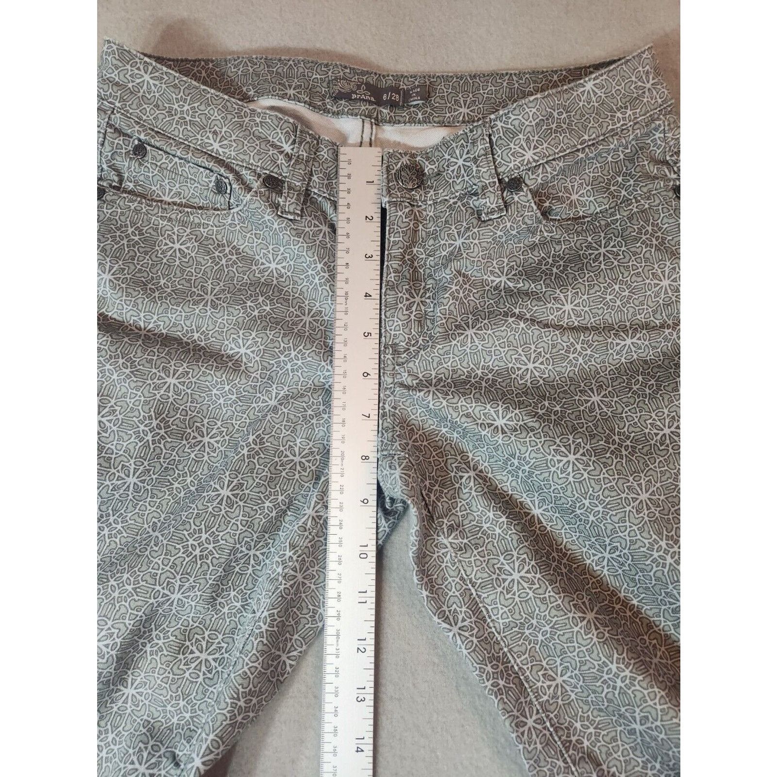 Prana PrAna Kara Jeans Organic Cotton Silver Gray Straight Leg Size 28" / US 6 / IT 42 - 8 Thumbnail