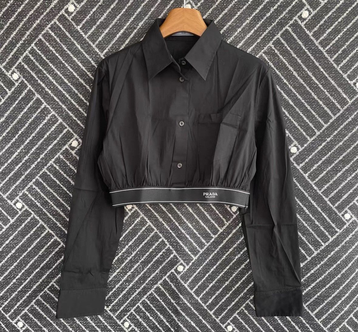 Prada PRADA Black Shirt 2506 Size M / US 6-8 / IT 42-44 - 1 Thumbnail