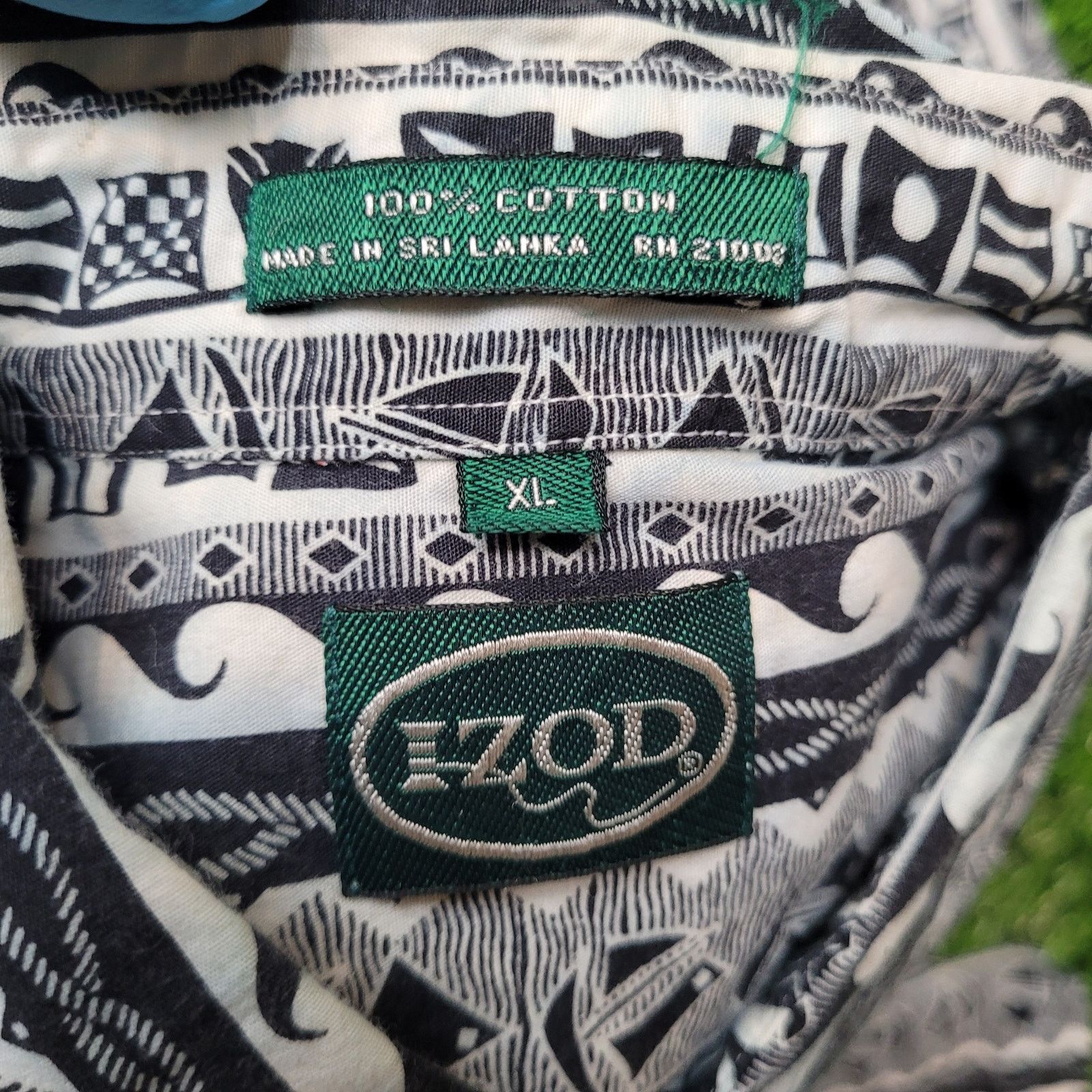 Izod VTG 90s Izod AOP Geometric Shirt XL Black White Boxy Baggy Size US XL / EU 56 / 4 - 6 Thumbnail