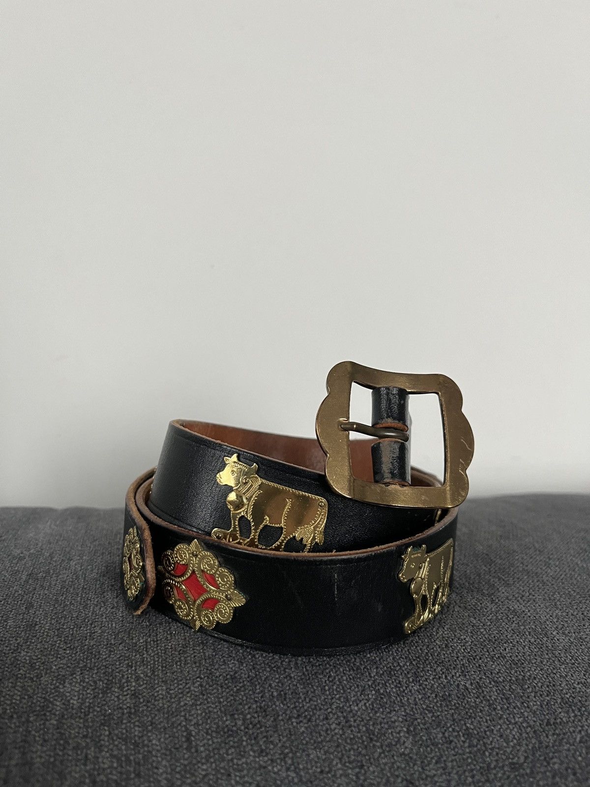 Vintage Vintage Etro Style Leather Cows Ethnic Belt SwissMade Size ONE SIZE - 1 Thumbnail