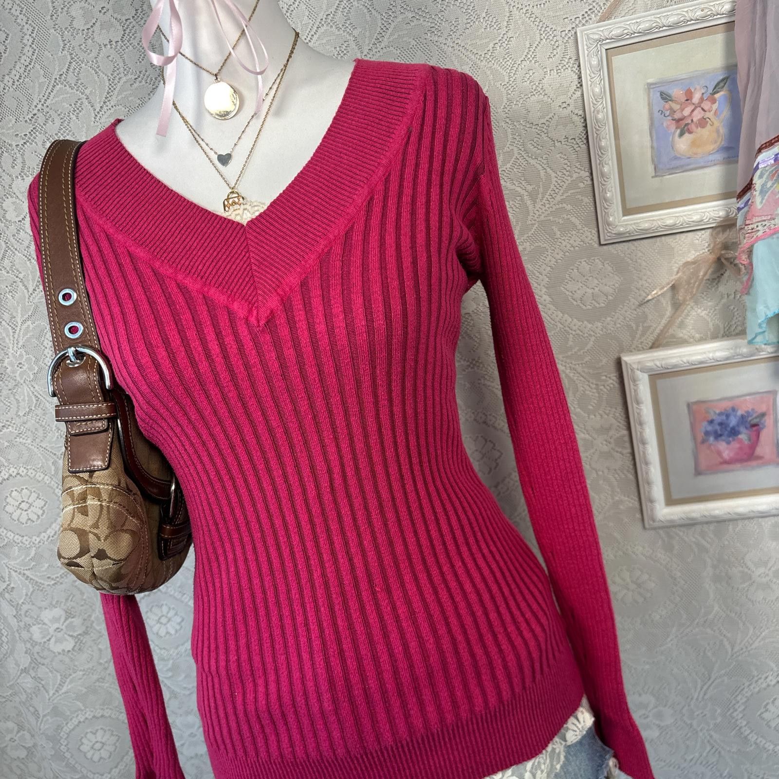L.E.I. y2k fitted pink lei layering sweater Size L / US 10 / IT 46 - 2 Thumbnail