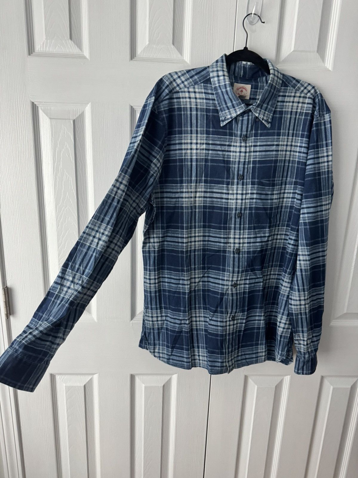 Brooks Brothers Brooks Brothers Navy And White Plaid Shirt Size XL Size US XL / EU 56 / 4 - 1 Thumbnail