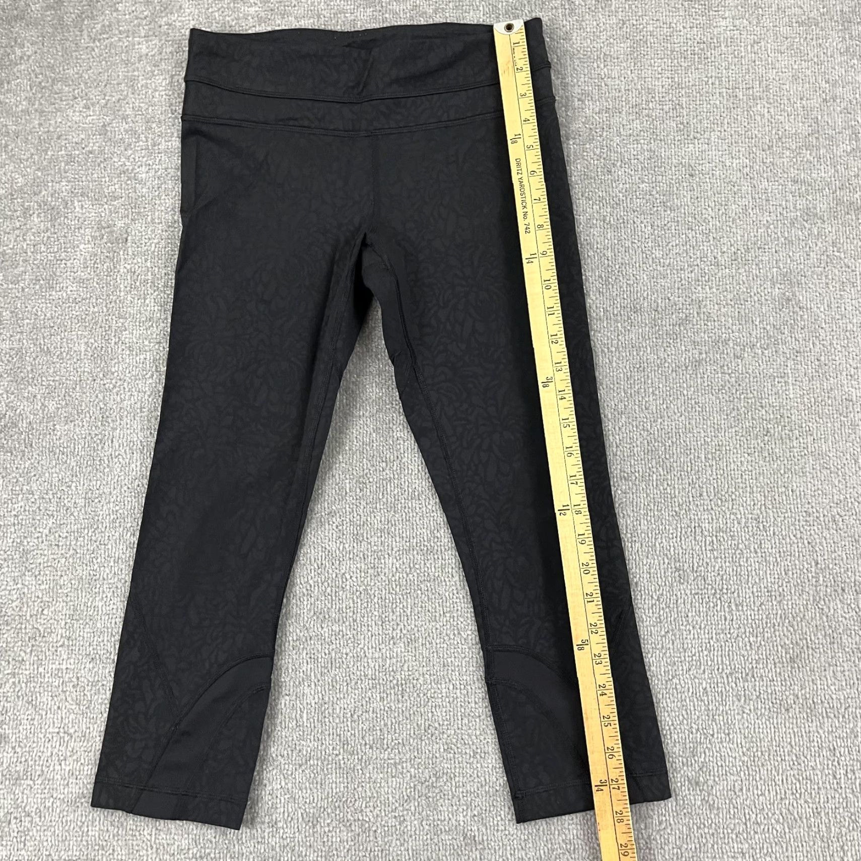 Lululemon Lululemon Leggings Womens Size 6 x 21" Black Floral Active Fitness Workout Yoga Cropped Skinny - Womens Size 28" / US 6 / IT 42 - 6 Thumbnail