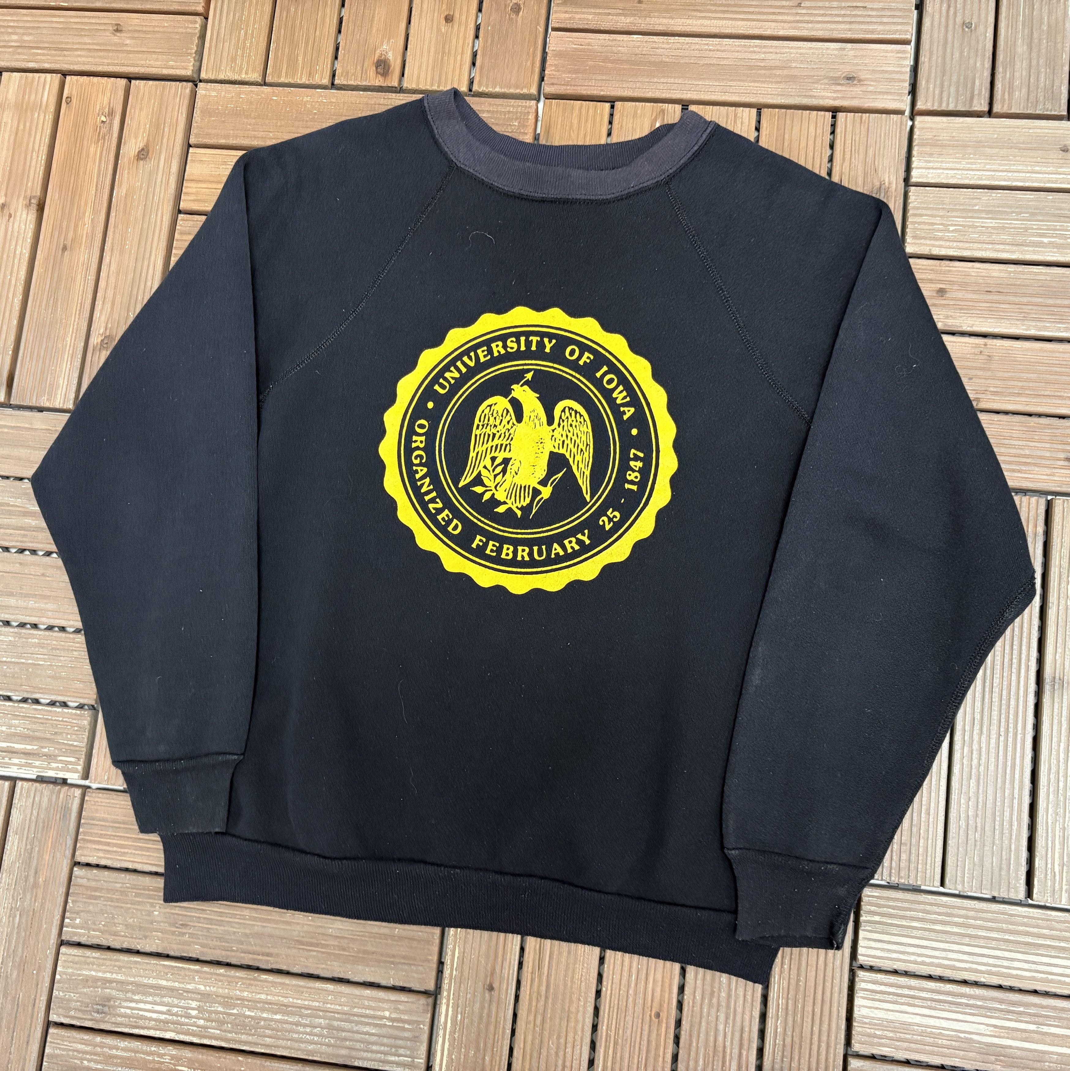 Vintage University of Iowa Hawkeyes Vintage Black Crewneck Sweater Size US L / EU 52-54 / 3 - 3 Thumbnail