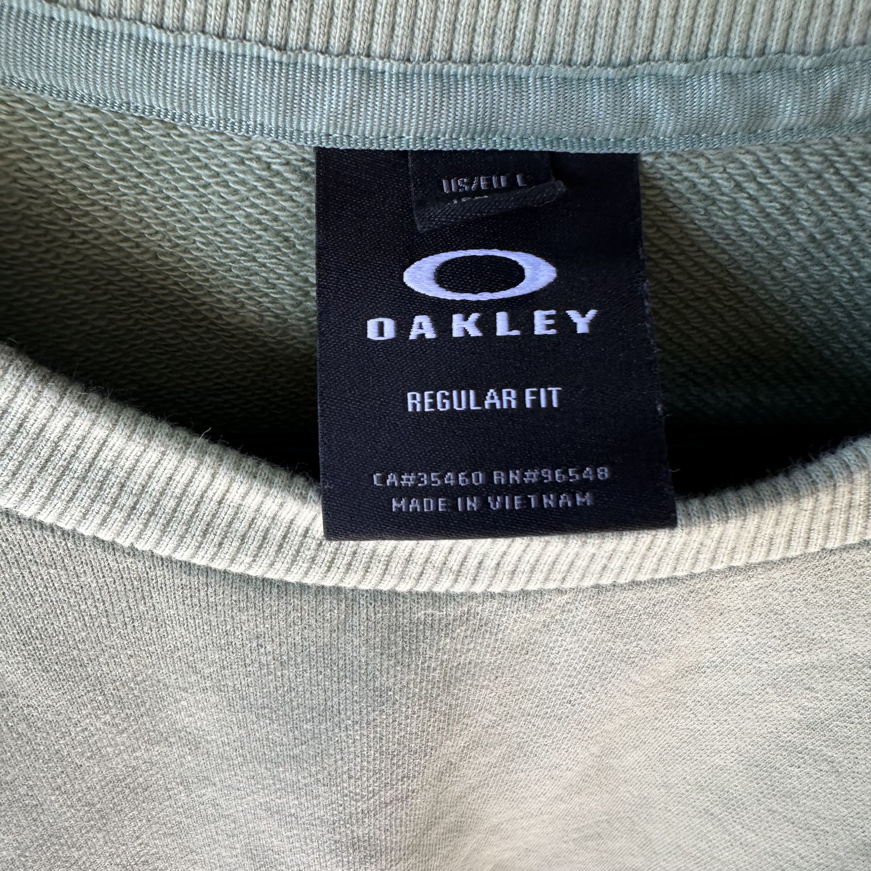 Oakley Vintage Oakley Sweatshirt Mens Large Green Pea Crewneck Size US L / EU 52-54 / 3 - 8 Thumbnail