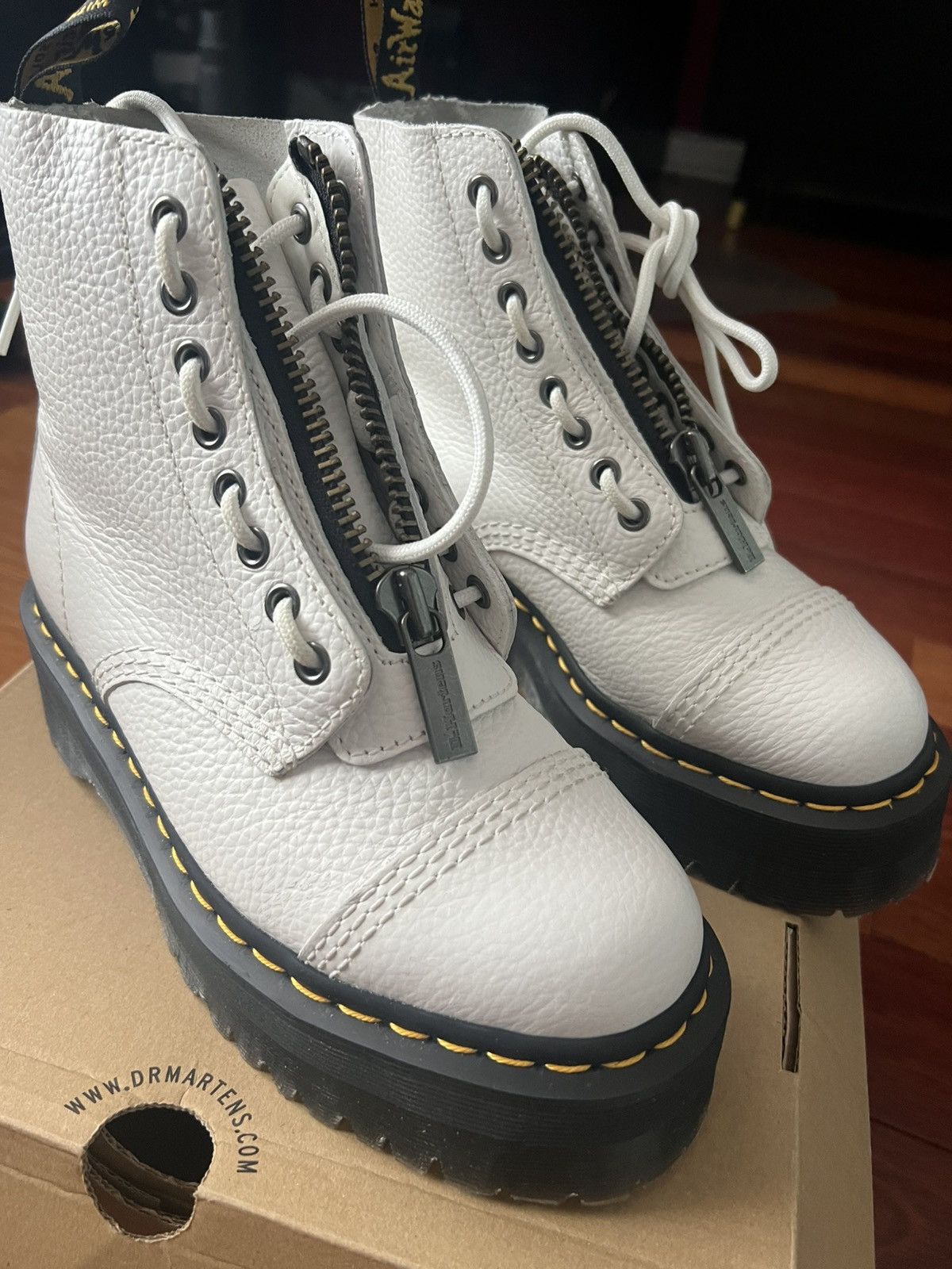 Dr. Martens Dr Martens Sinclair White Milled Nappa Size US 7.5 / IT 37.5 - 2 Thumbnail
