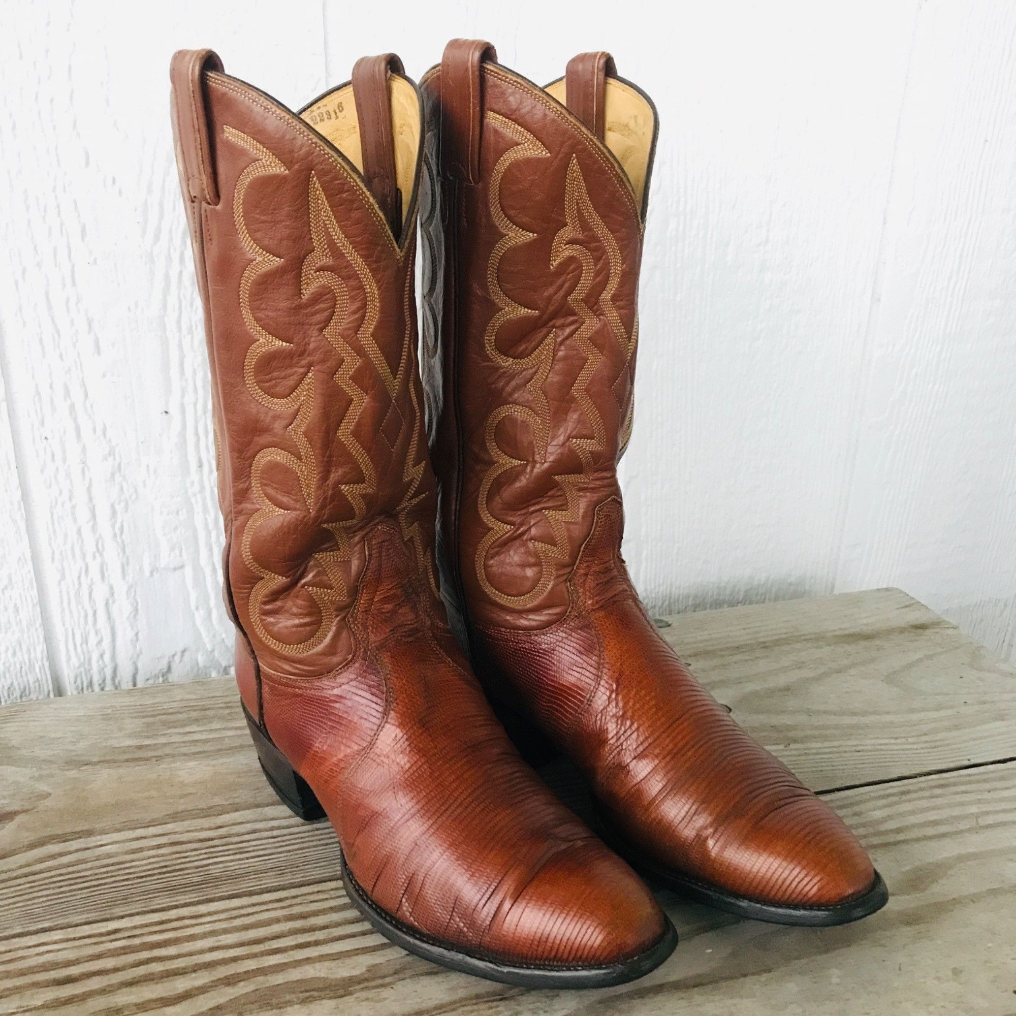 image of Vintage Gold Label Tony Lama Cognac Lizard Mens Boots 9.5 D in Brown